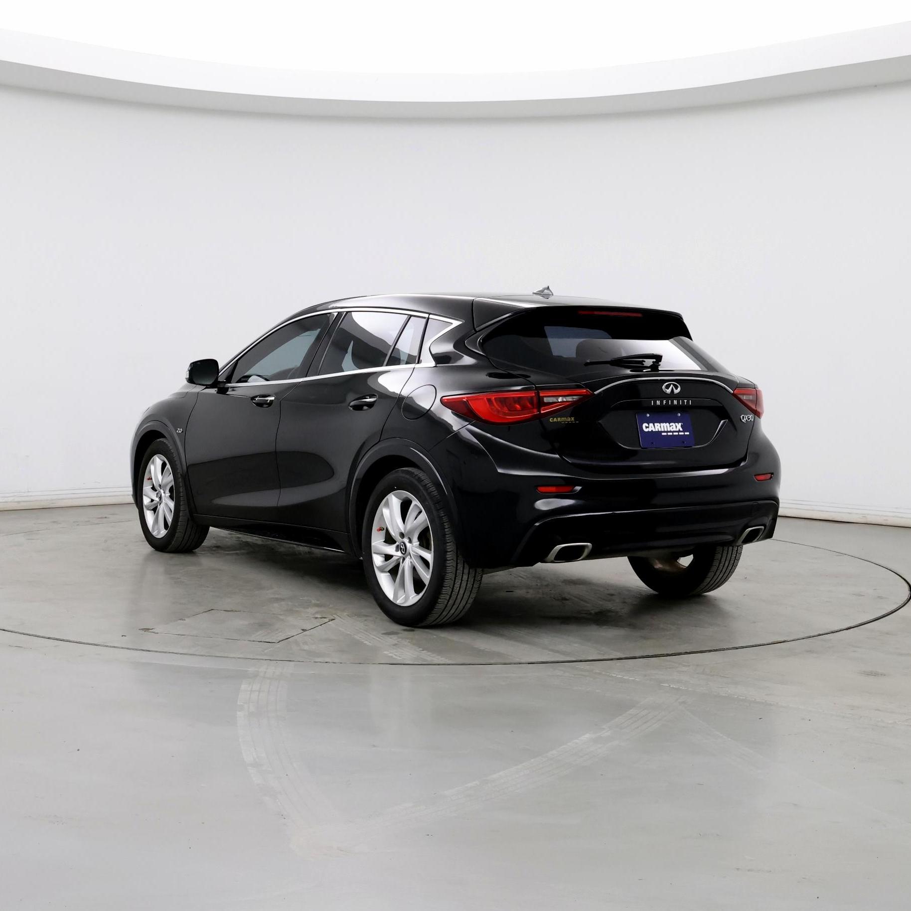 Thumbnail: 2017 INFINITI QX30 - 2