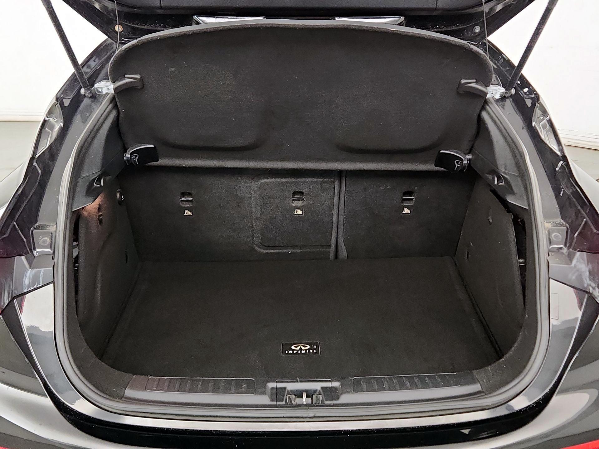 Thumbnail: 2017 INFINITI QX30 - 20