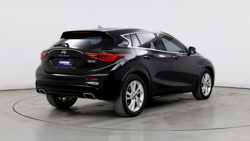 2017 INFINITI QX30  8