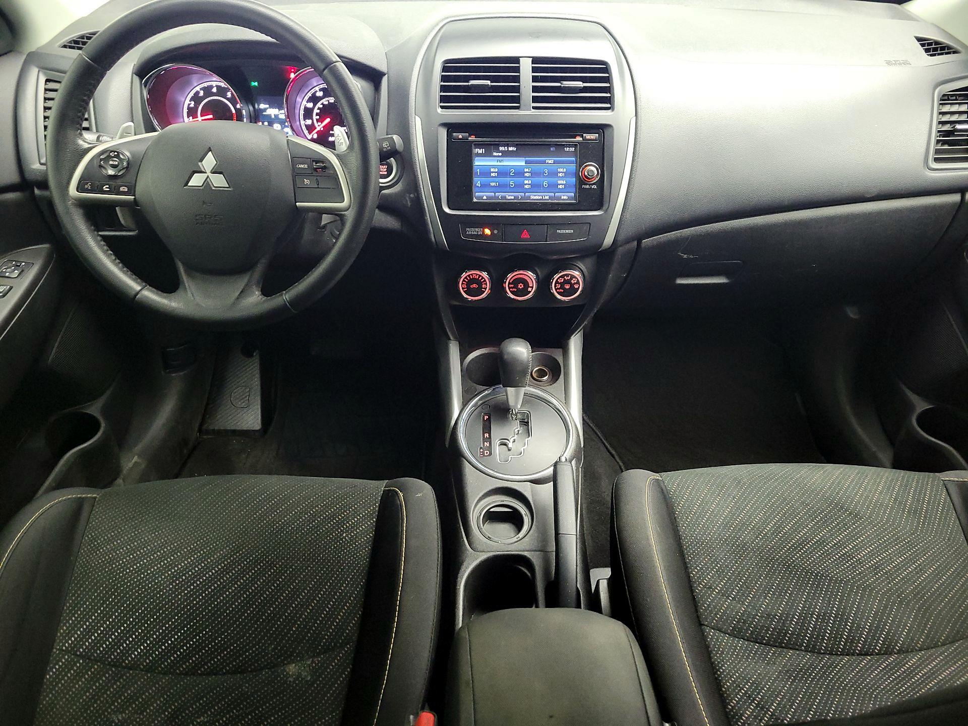 Thumbnail: 2014 Mitsubishi Outlander Sport - 9