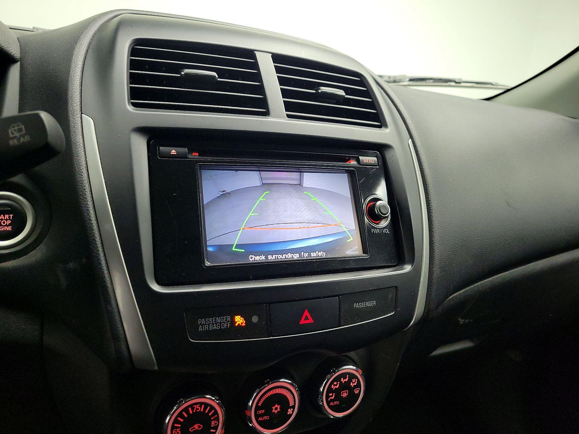 Thumbnail: 2014 Mitsubishi Outlander Sport - 14