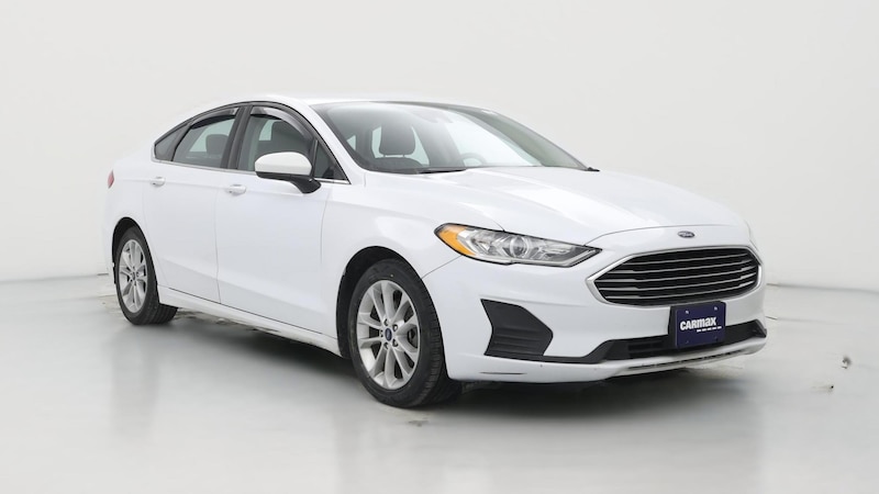 2019 Ford Fusion SE Hero Image