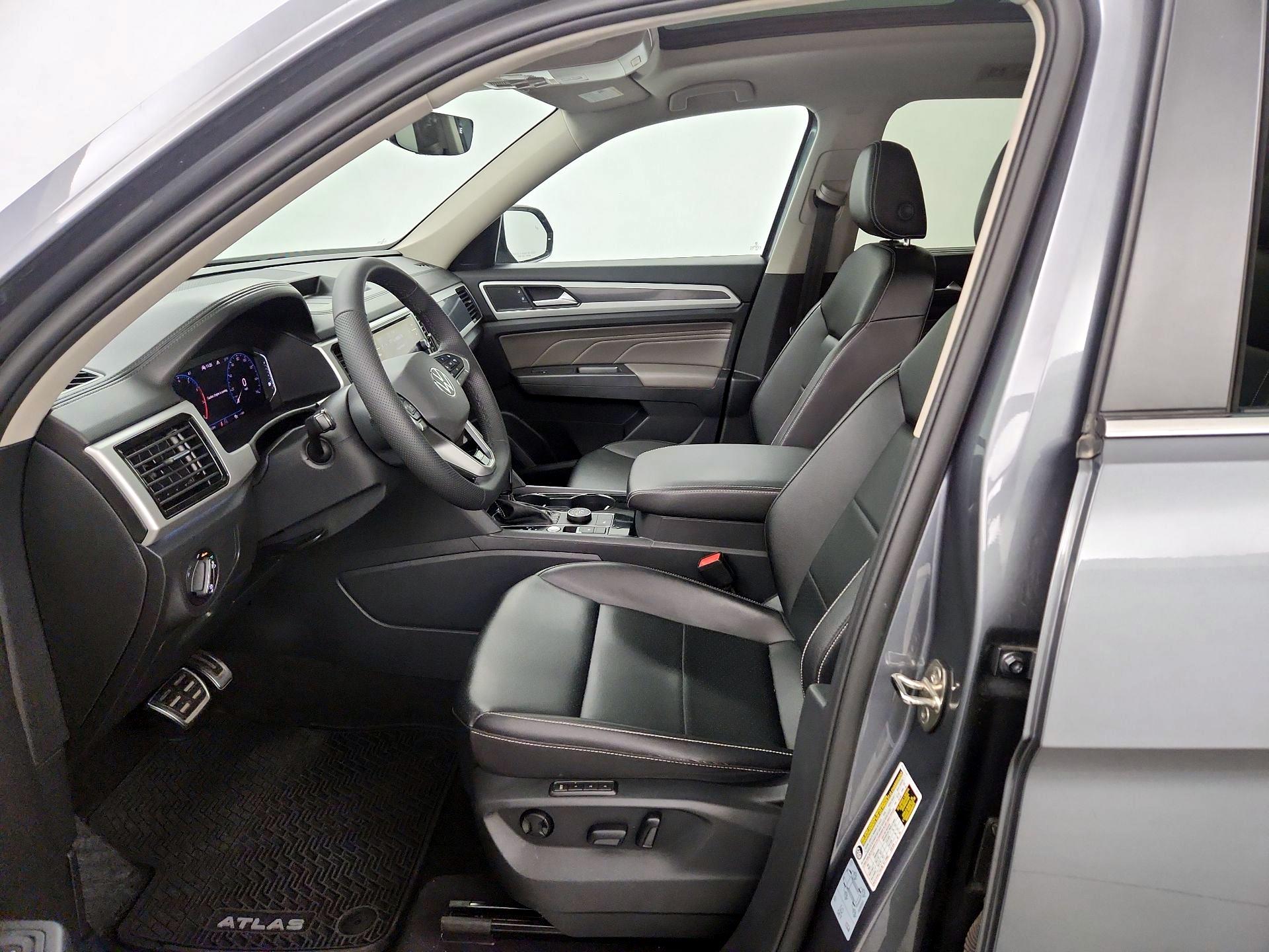 Thumbnail: 2021 Volkswagen Atlas - 11