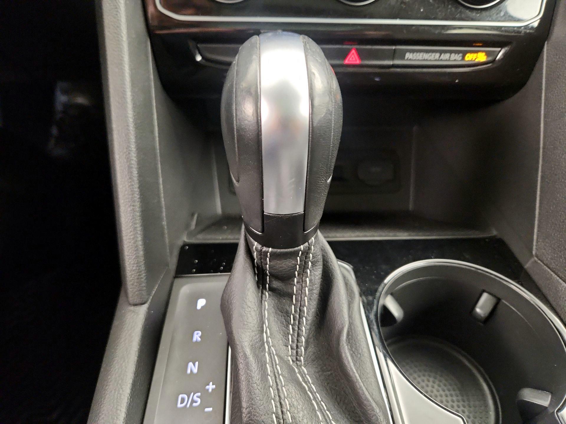 Thumbnail: 2021 Volkswagen Atlas - 18