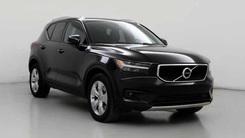 2021 Volvo XC40 T5 Momentum Hero Image