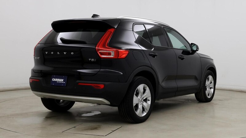 2021 Volvo XC40 T5 Momentum 8