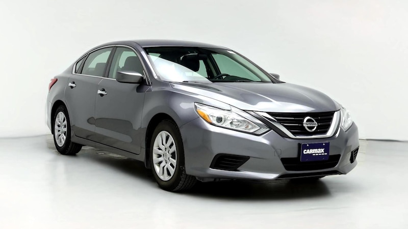 2016 Nissan Altima S Hero Image