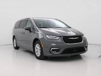 2023 Chrysler Pacifica Touring L -
                Wichita, KS