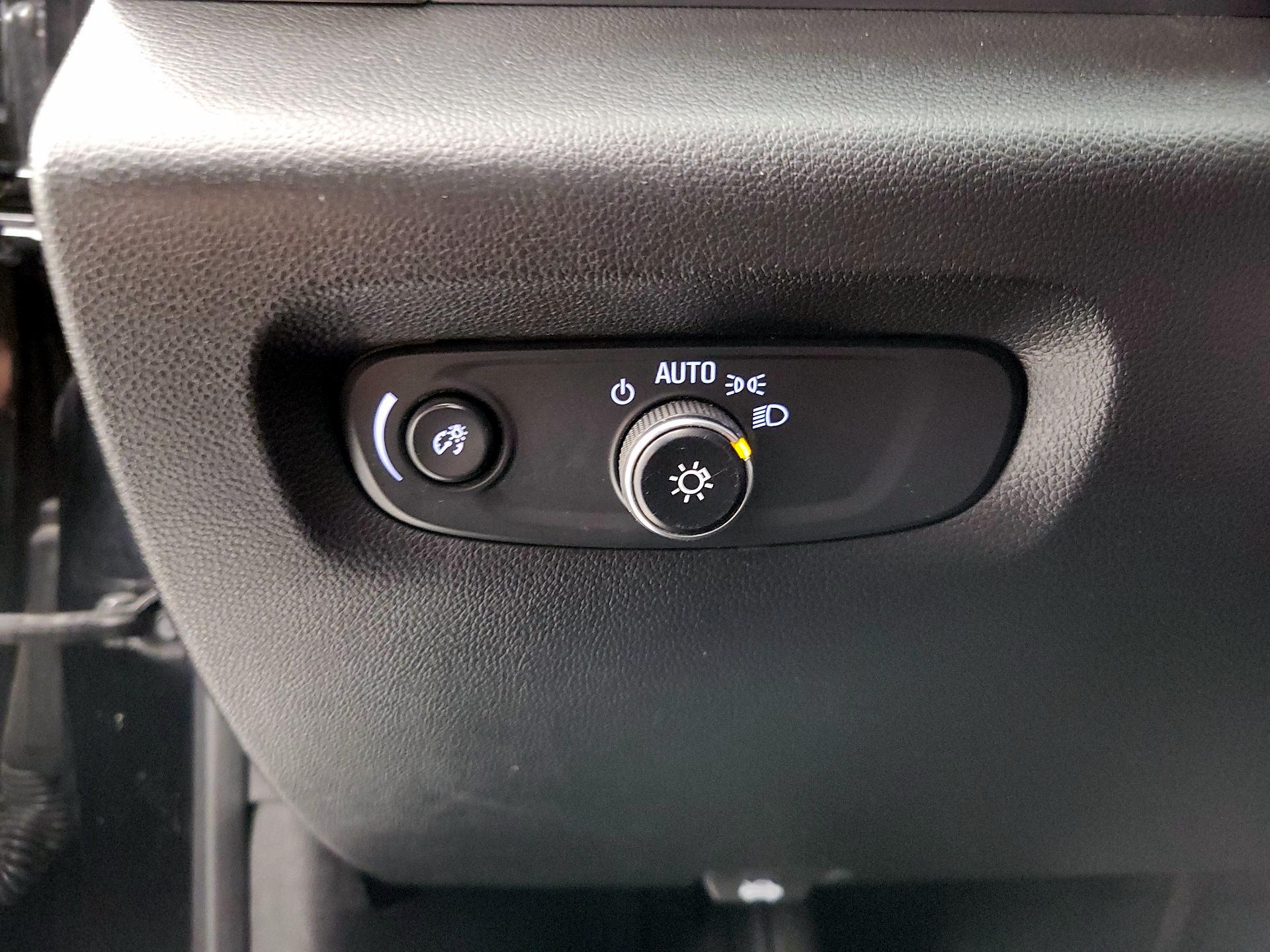 Thumbnail: 2021 Chevrolet Traverse - 13