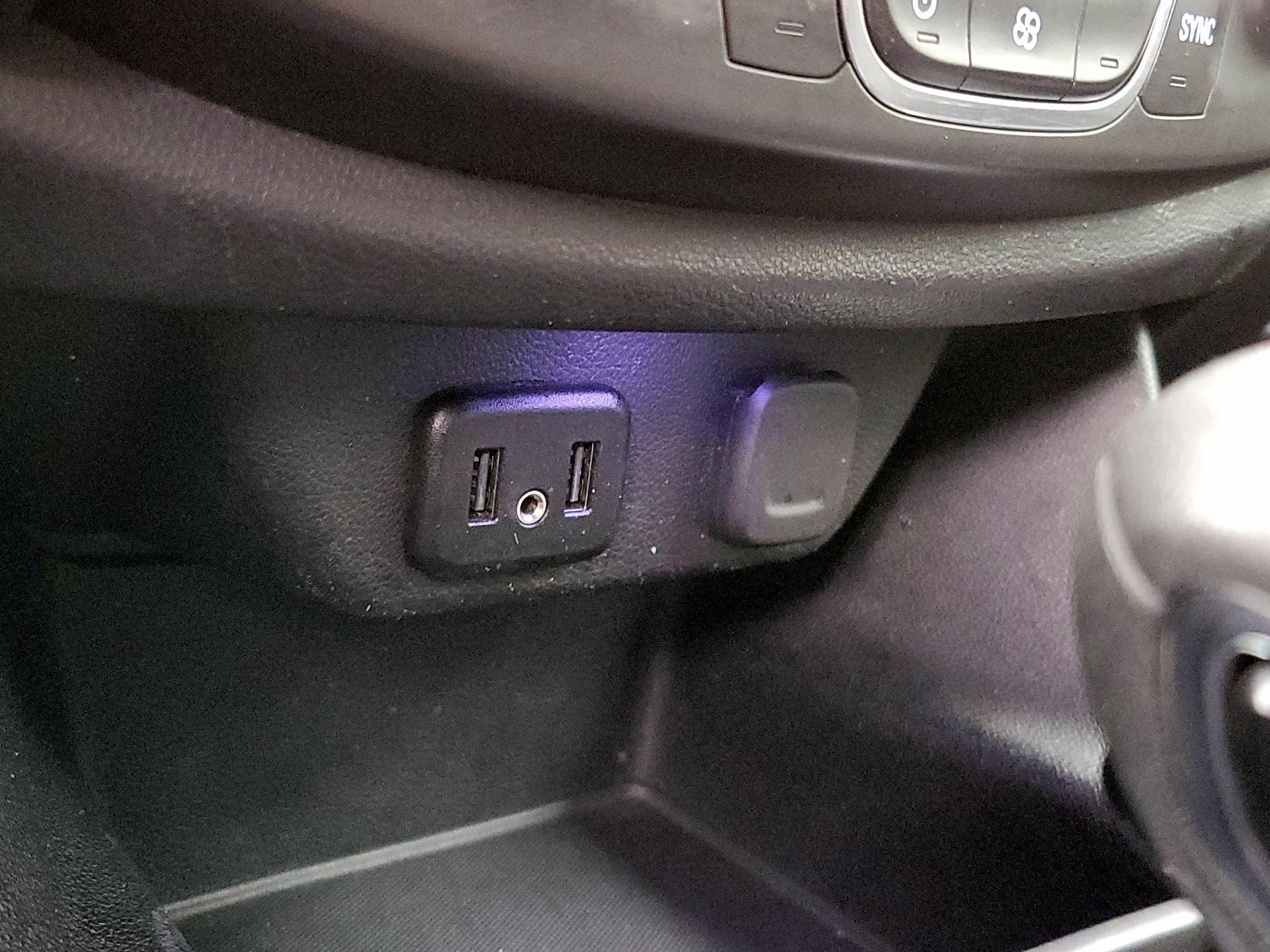 Thumbnail: 2021 Chevrolet Traverse - 18