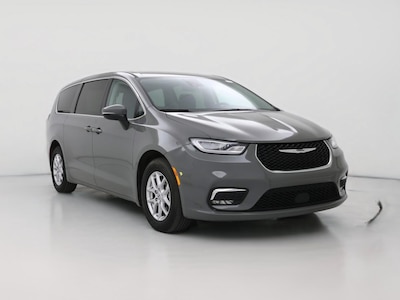 2023 Chrysler Pacifica Touring L -
                Wichita, KS