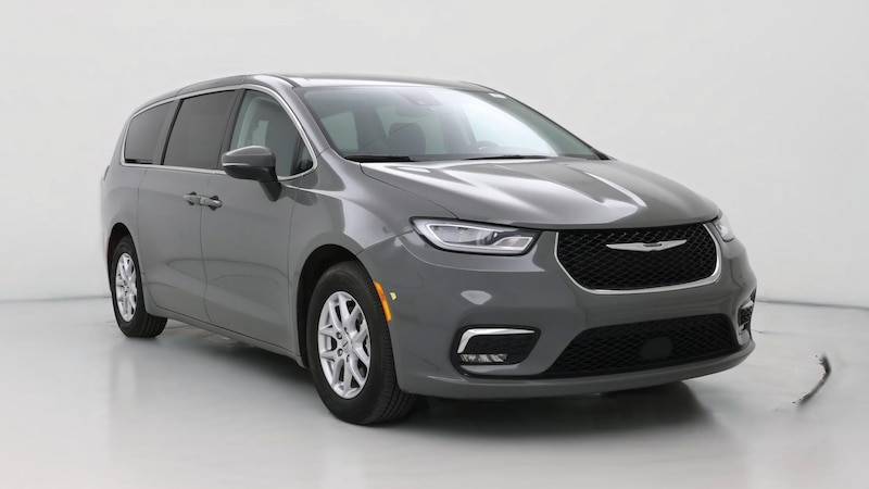 2023 Chrysler Pacifica Touring L Hero Image