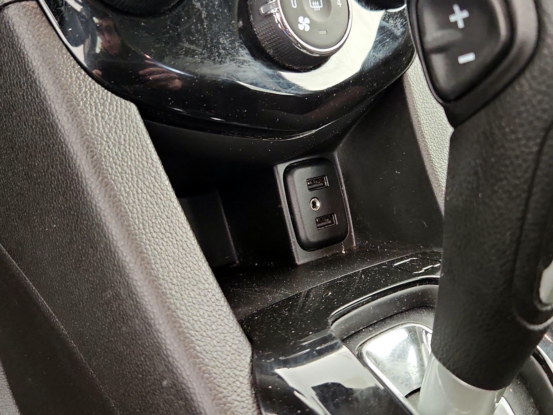 Thumbnail: 2020 Chevrolet Sonic - 18