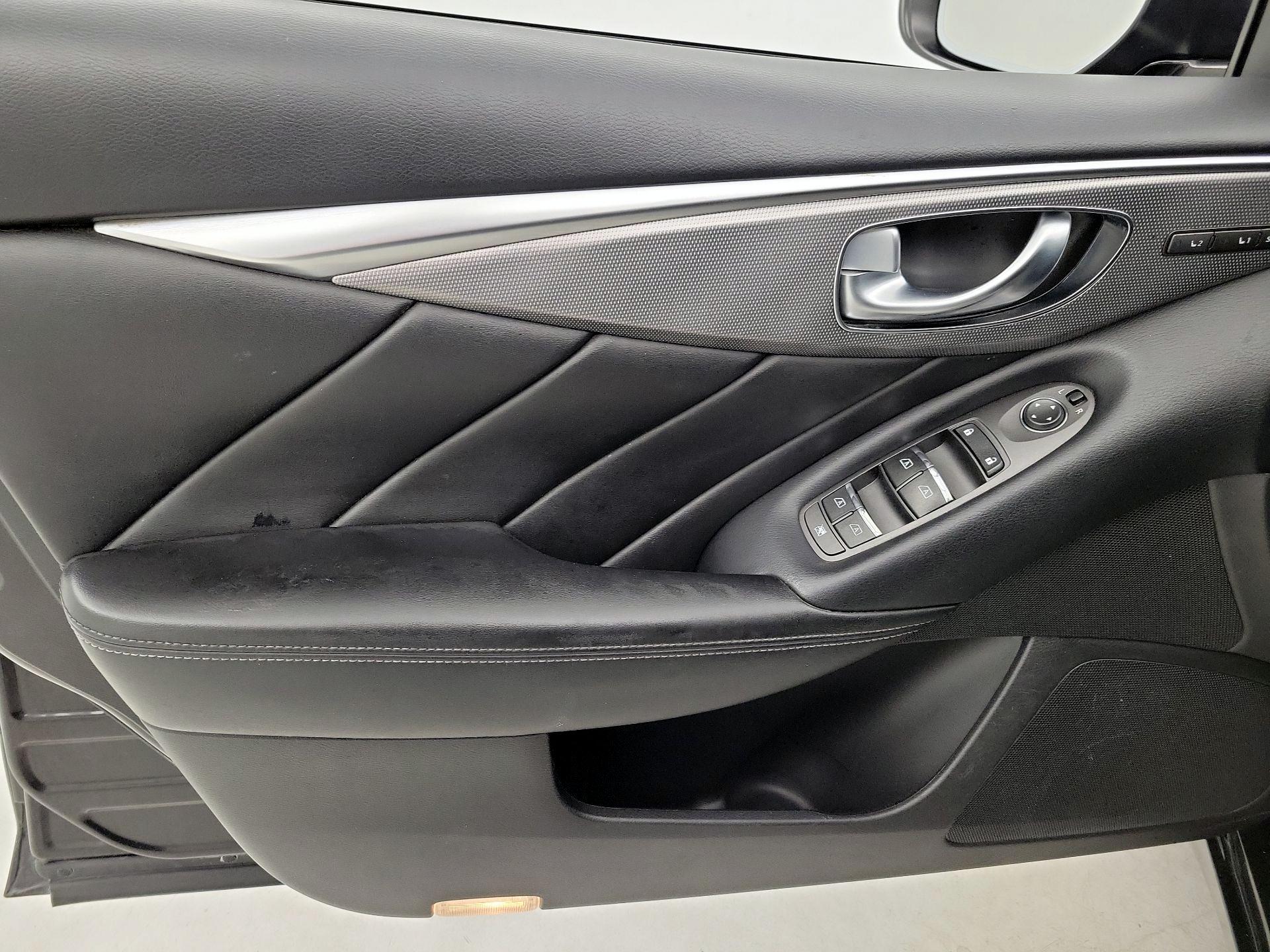 Thumbnail: 2016 INFINITI Q50 - 12