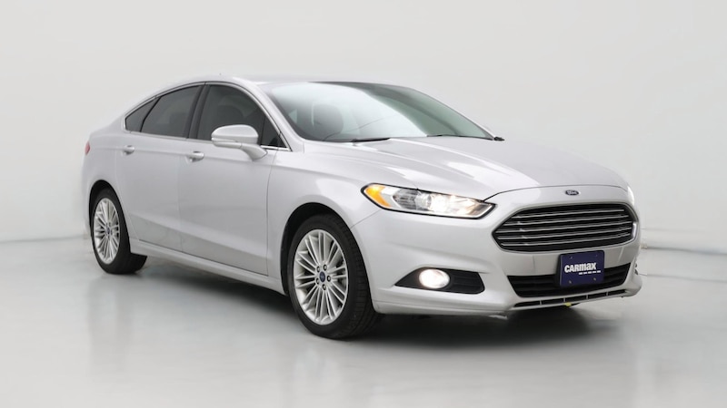 2015 Ford Fusion SE Hero Image