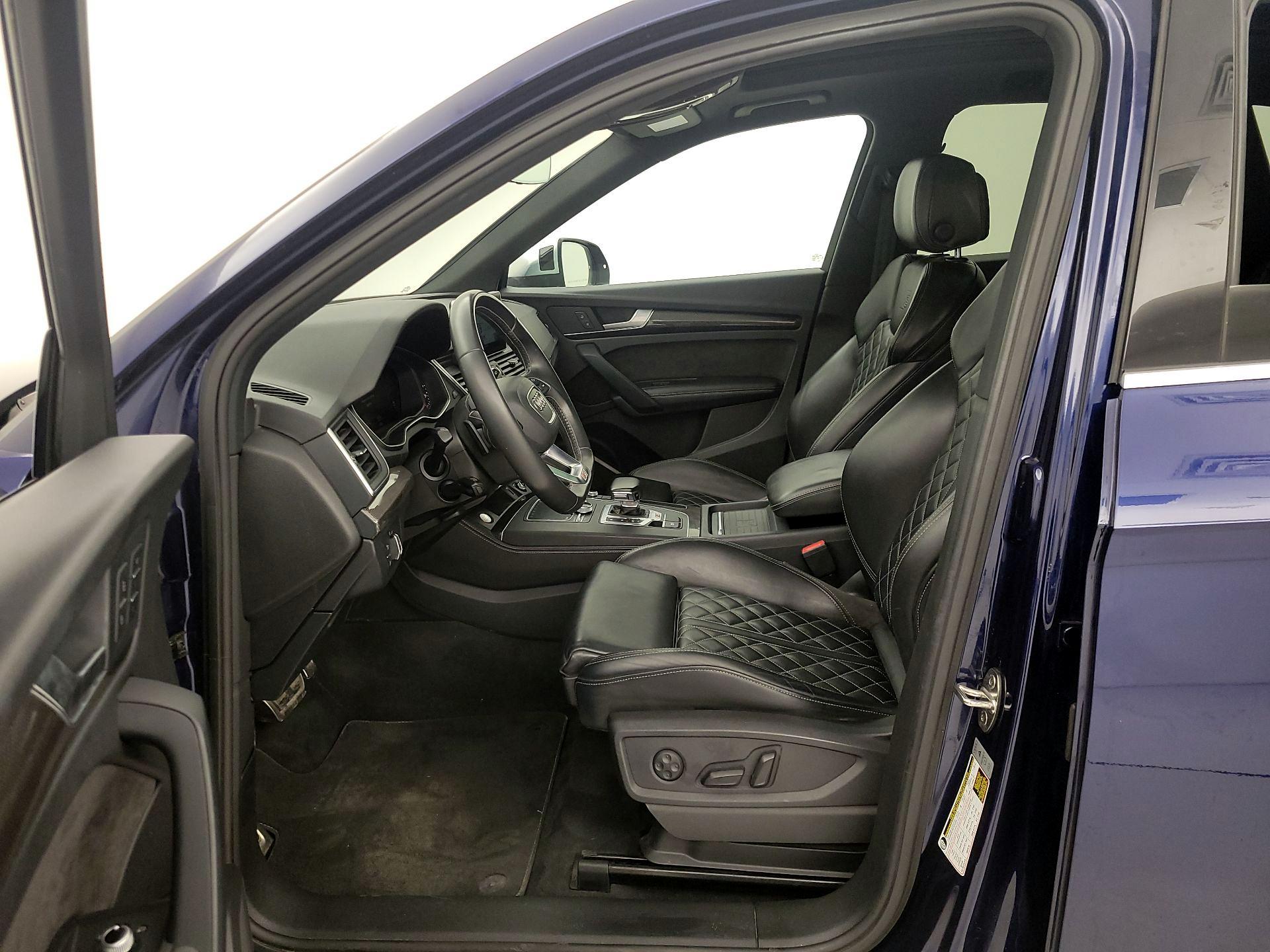 Thumbnail: 2019 Audi SQ5 - 11