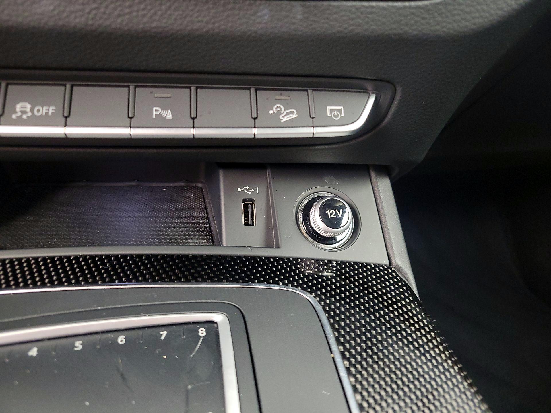 Thumbnail: 2019 Audi SQ5 - 19