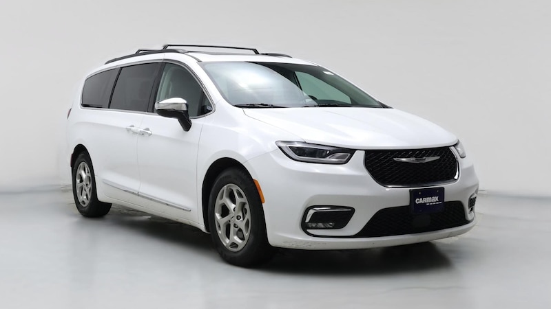 2023 Chrysler Pacifica Limited Hero Image
