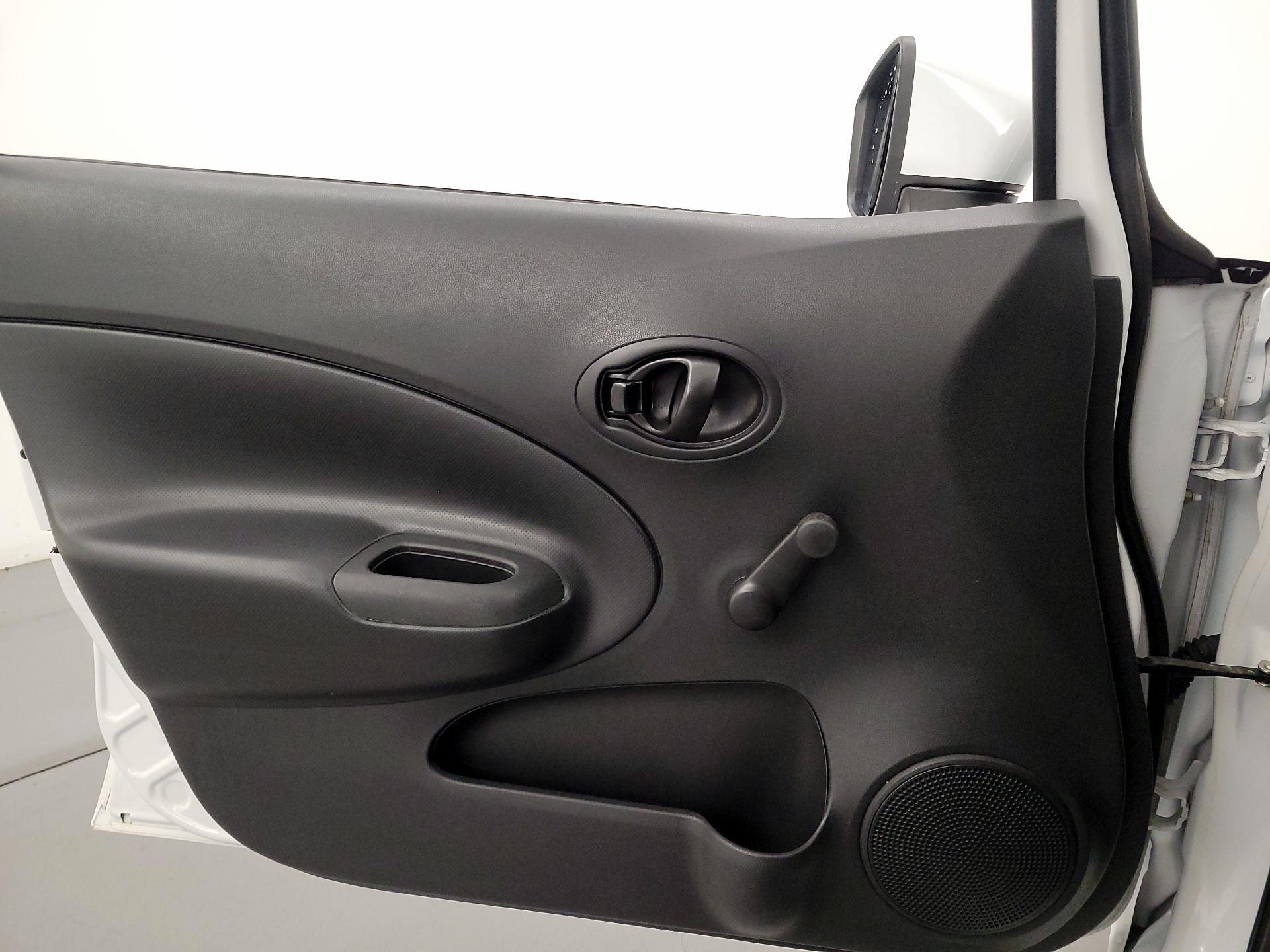 Thumbnail: 2017 Nissan Versa Note - 12