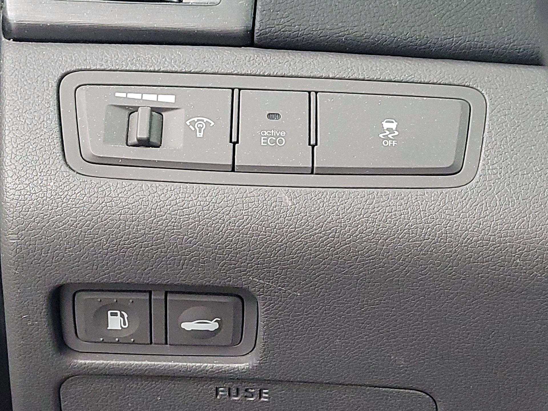 Thumbnail: 2014 Hyundai Sonata - 13