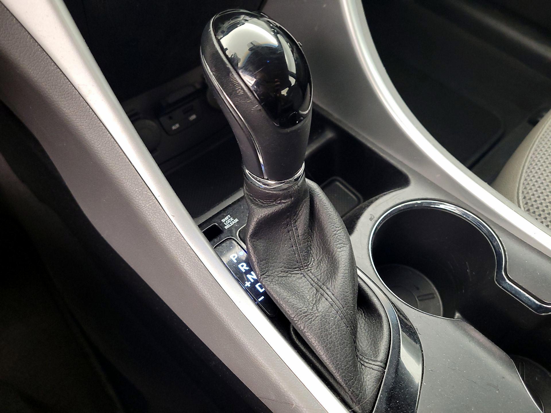 Thumbnail: 2014 Hyundai Sonata - 17