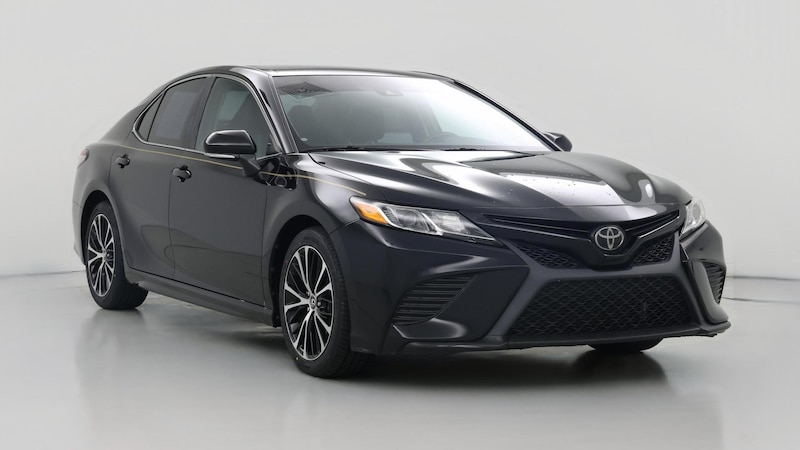 2018 Toyota Camry SE Hero Image