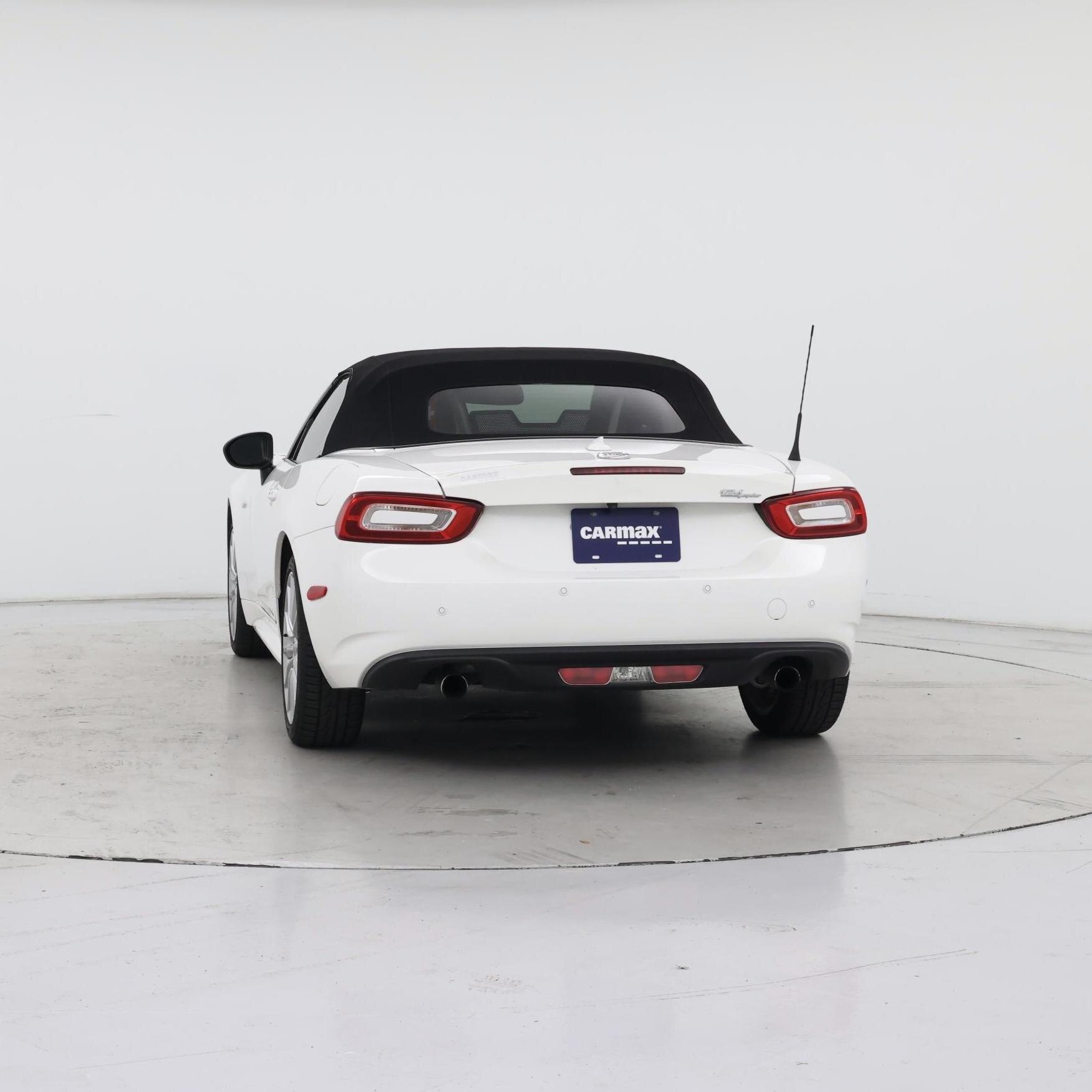 Thumbnail: 2018 Fiat 124 Spider - 6