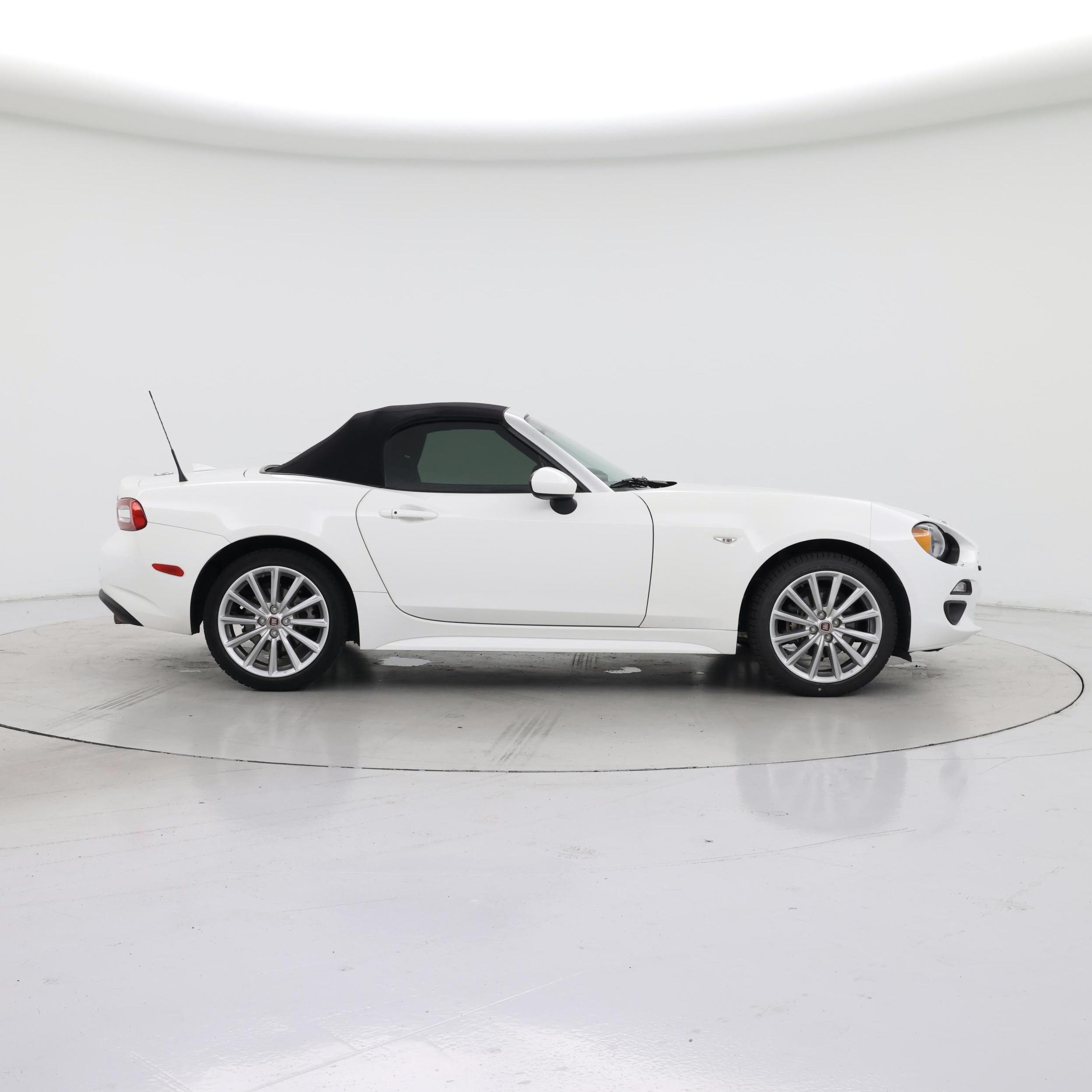 Thumbnail: 2018 Fiat 124 Spider - 7