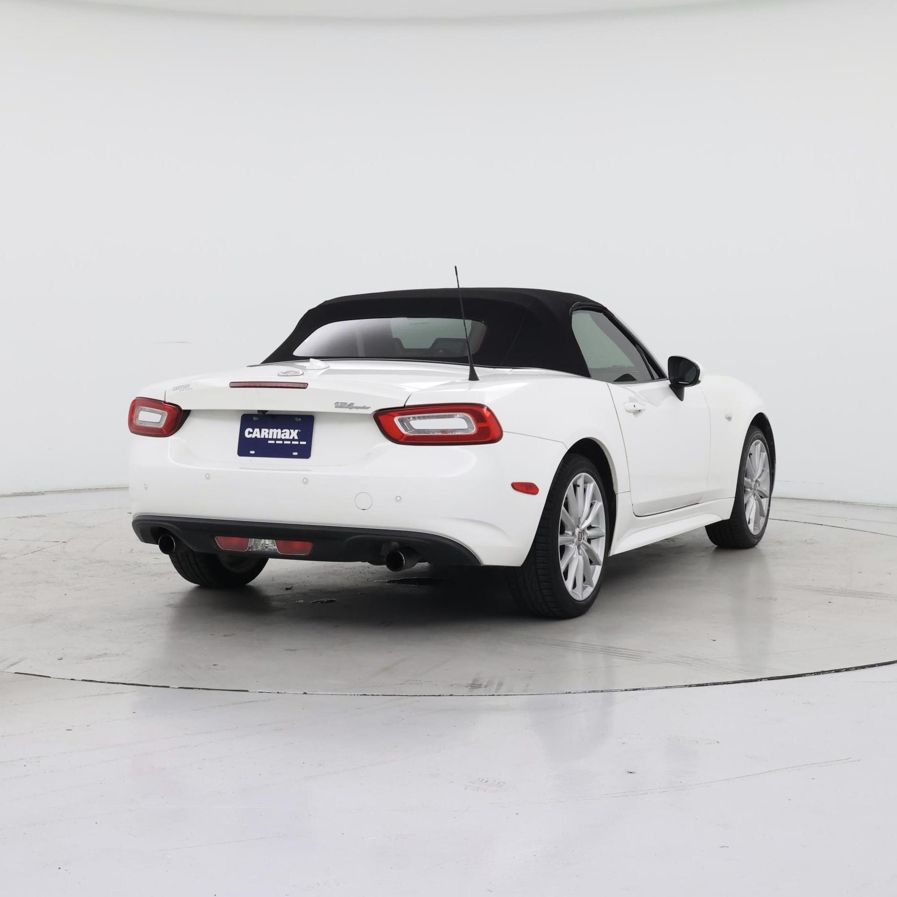 Thumbnail: 2018 Fiat 124 Spider - 8