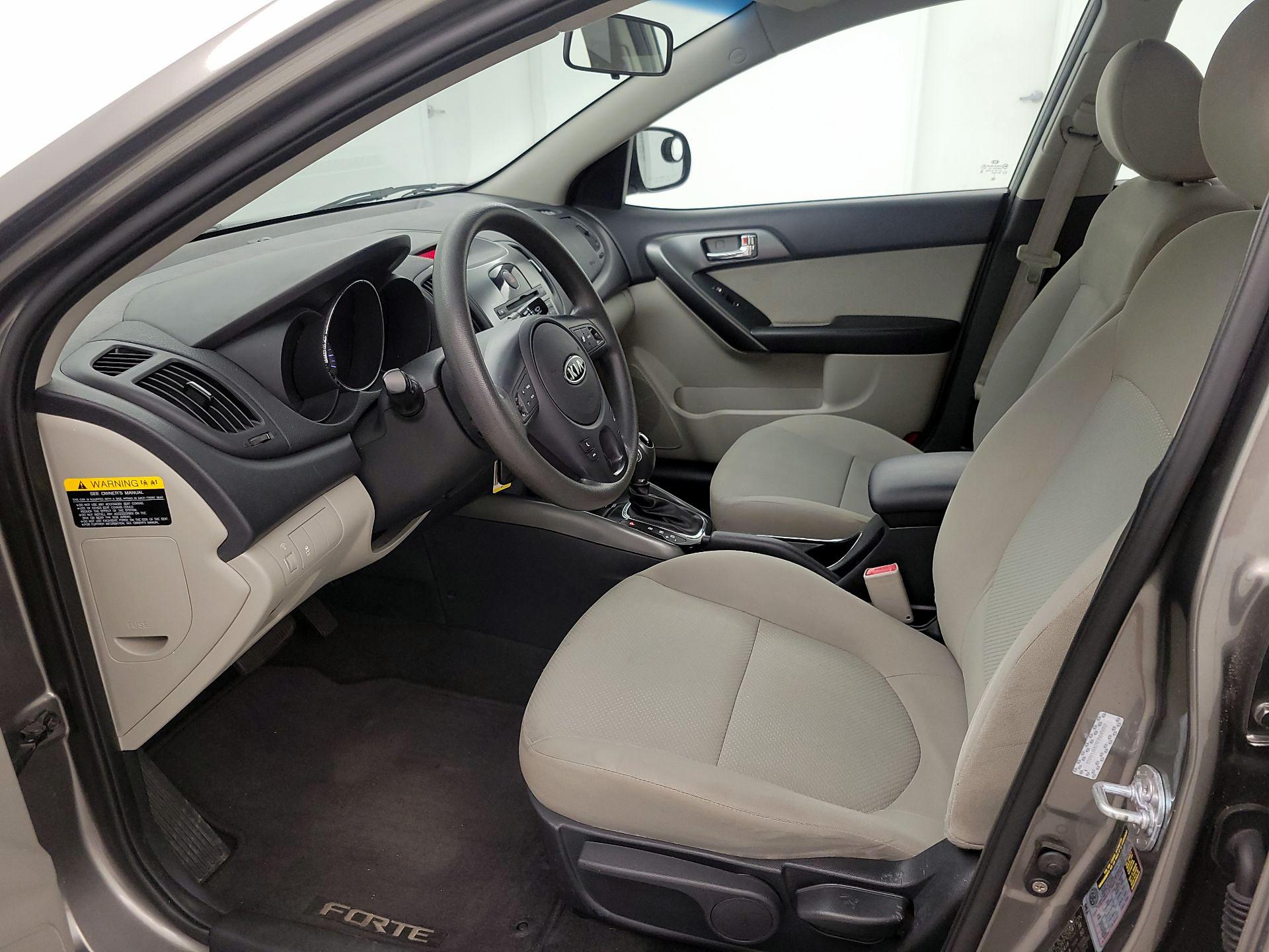 Thumbnail: 2013 Kia Forte - 11