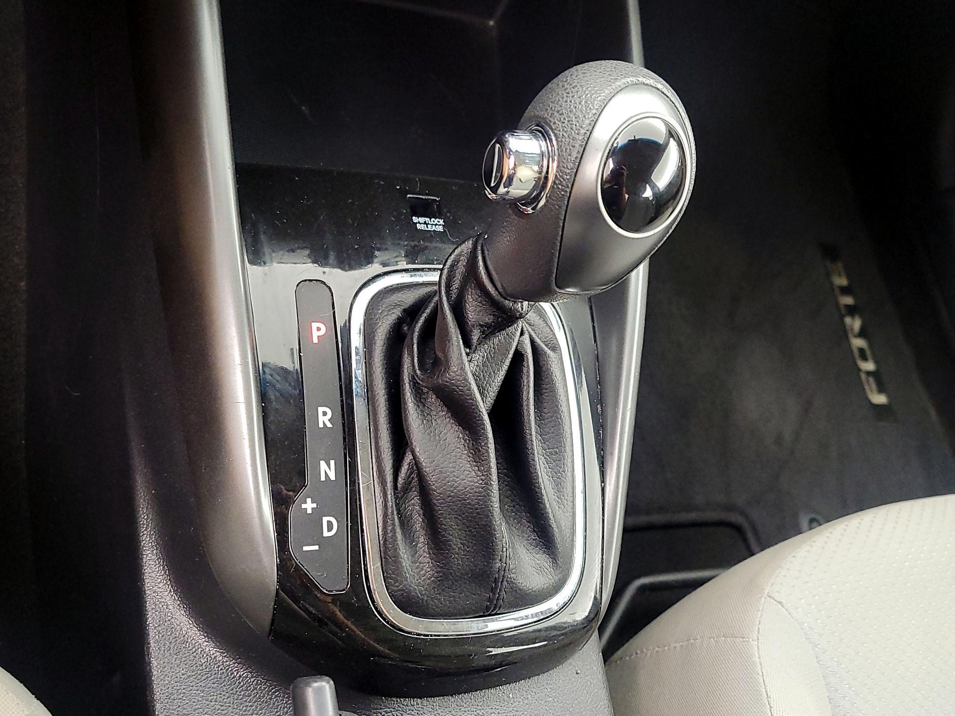 Thumbnail: 2013 Kia Forte - 16