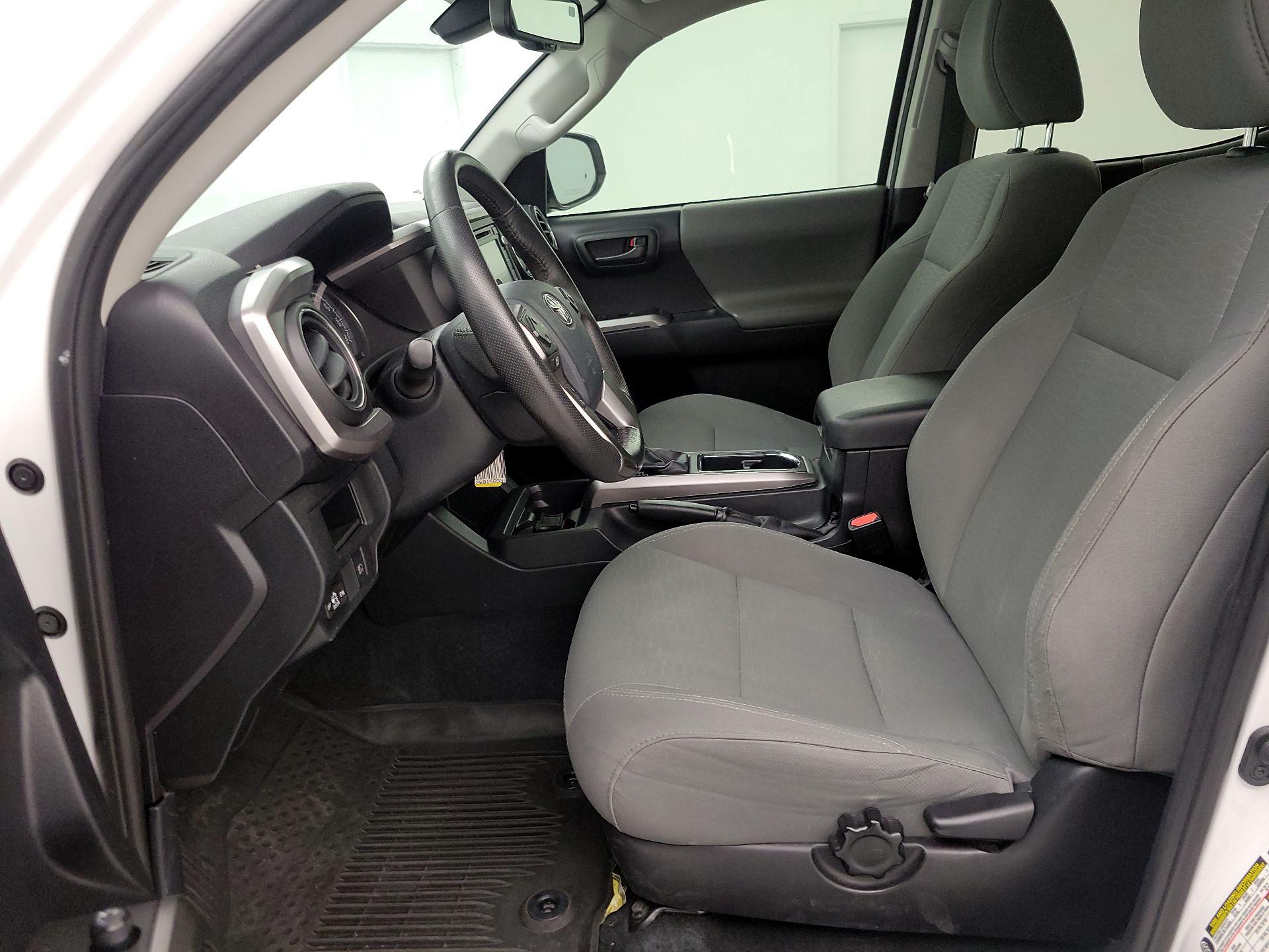 Thumbnail: 2019 Toyota Tacoma - 11