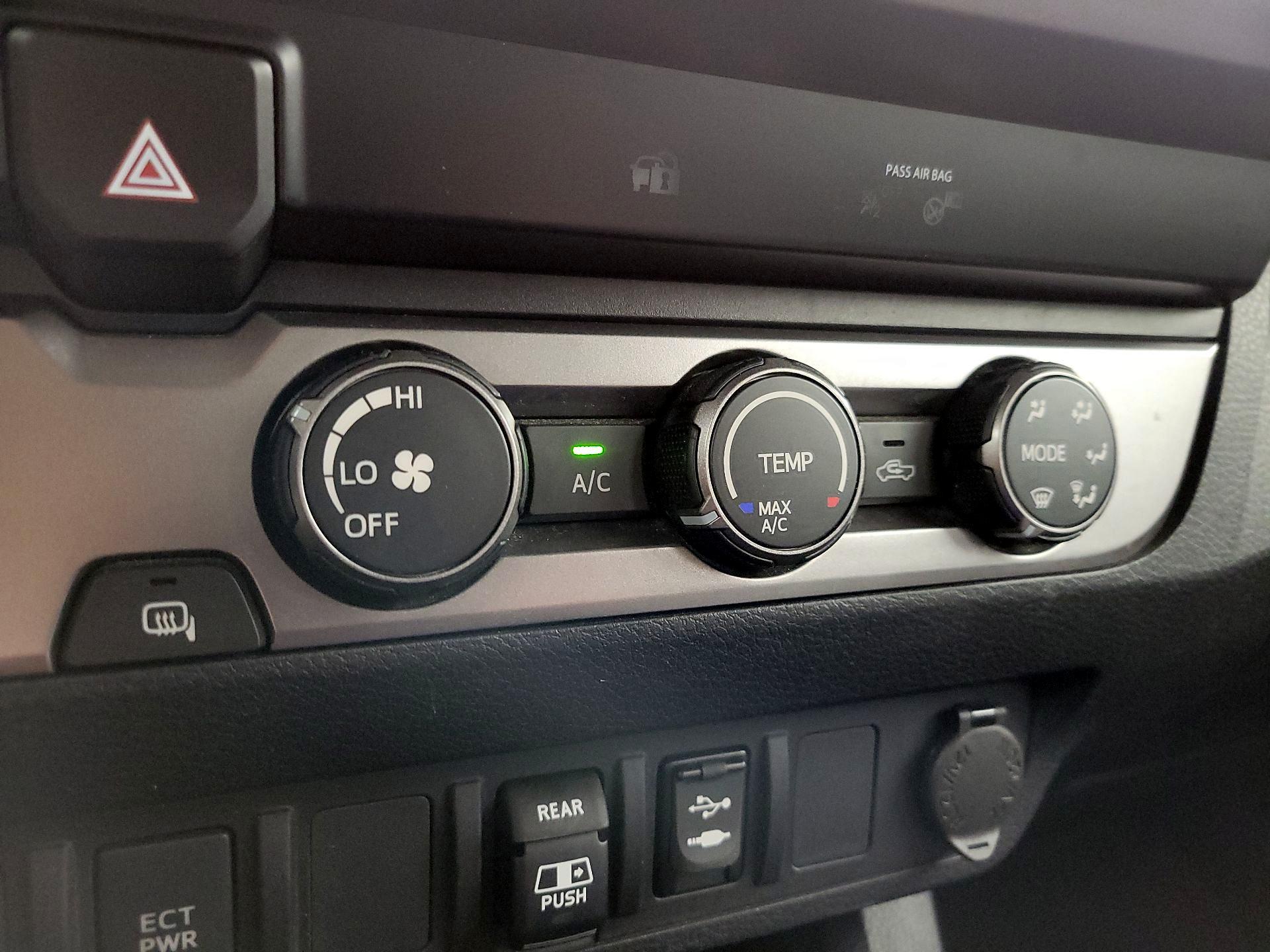 Thumbnail: 2019 Toyota Tacoma - 16