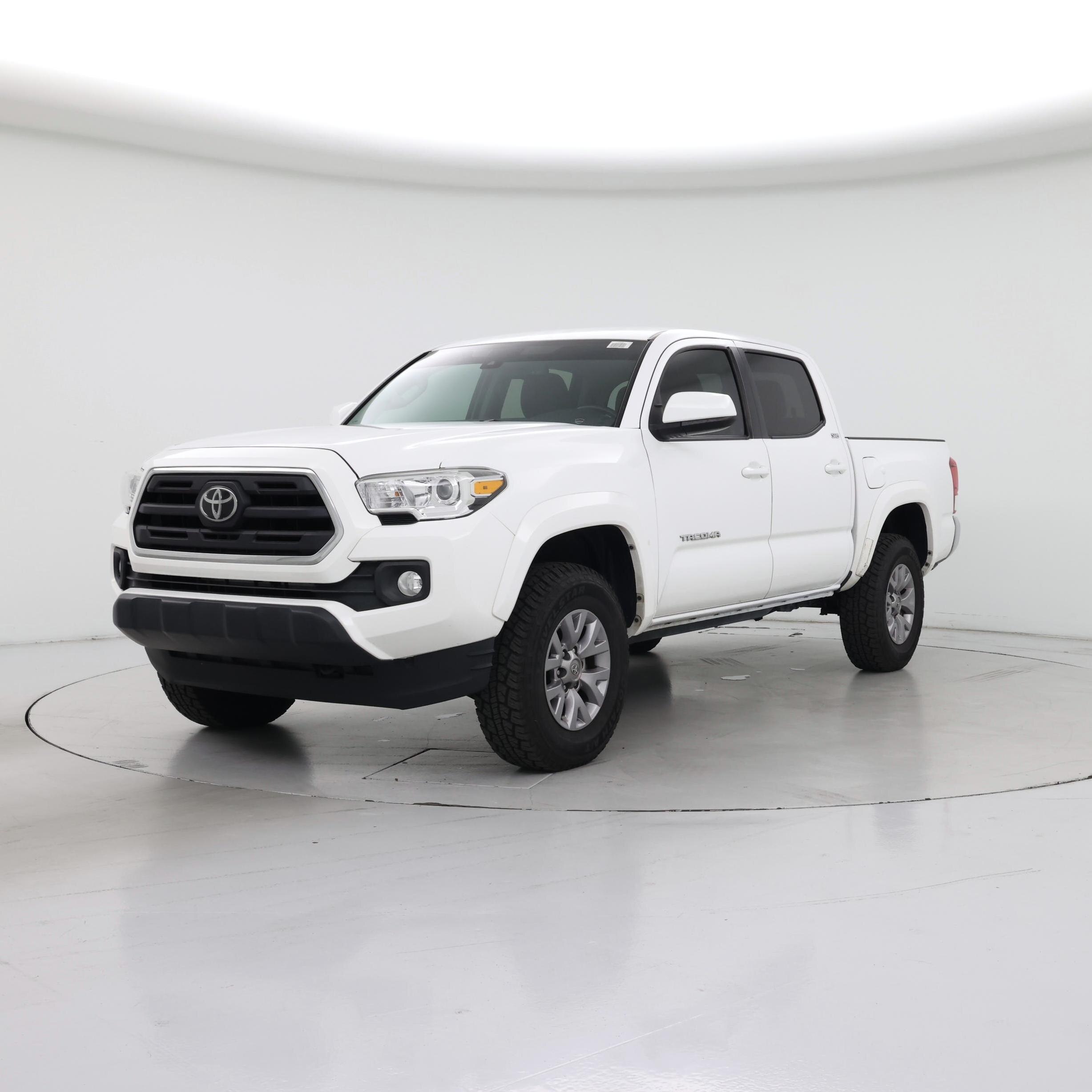 Thumbnail: 2019 Toyota Tacoma - 4