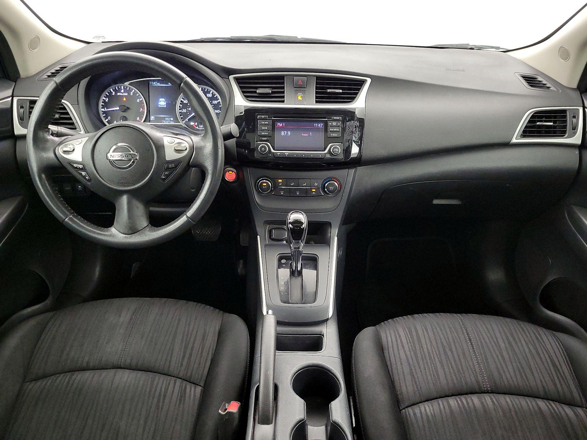 Thumbnail: 2017 Nissan Sentra - 10