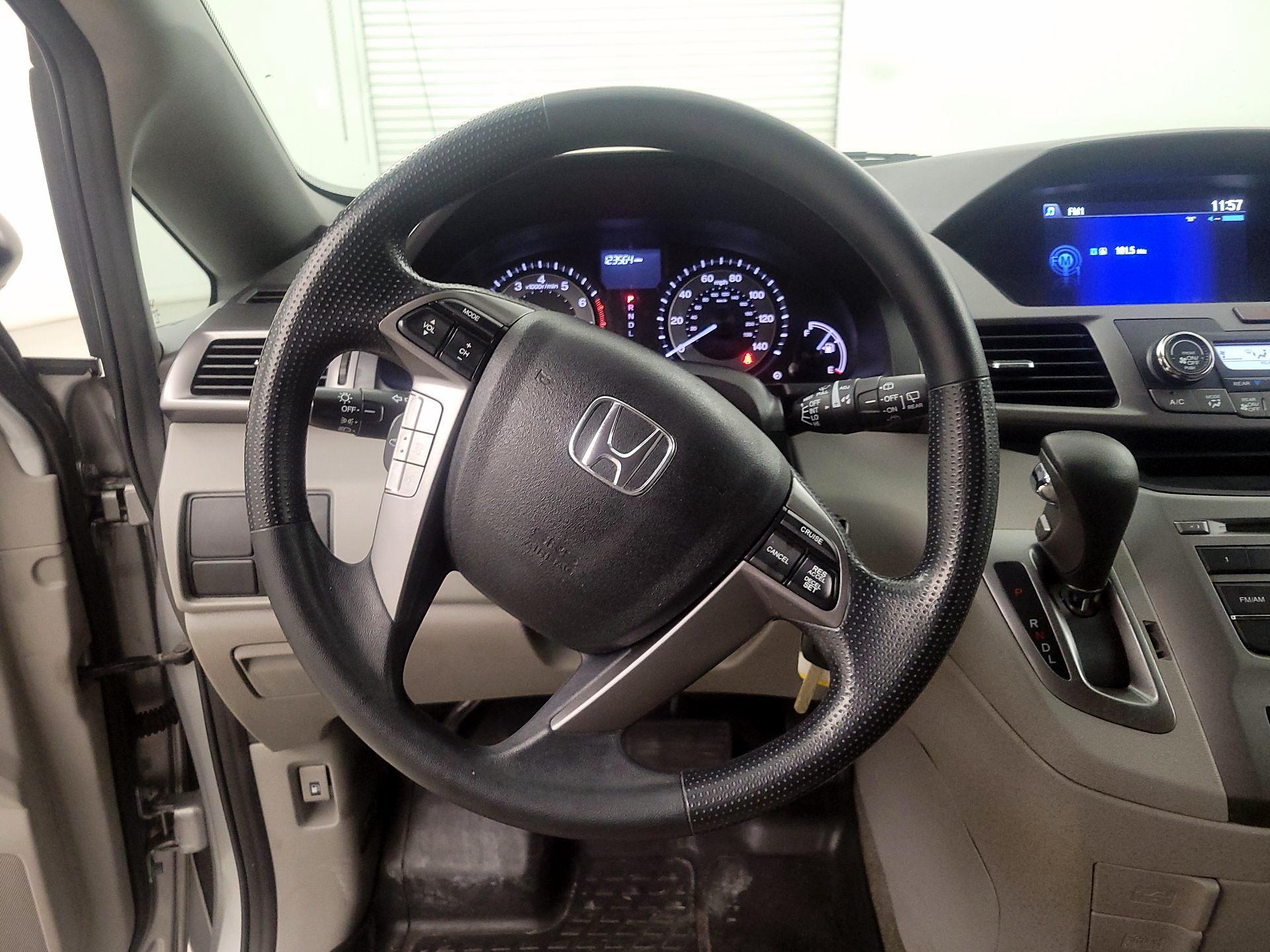 Thumbnail: 2015 Honda Odyssey - 10