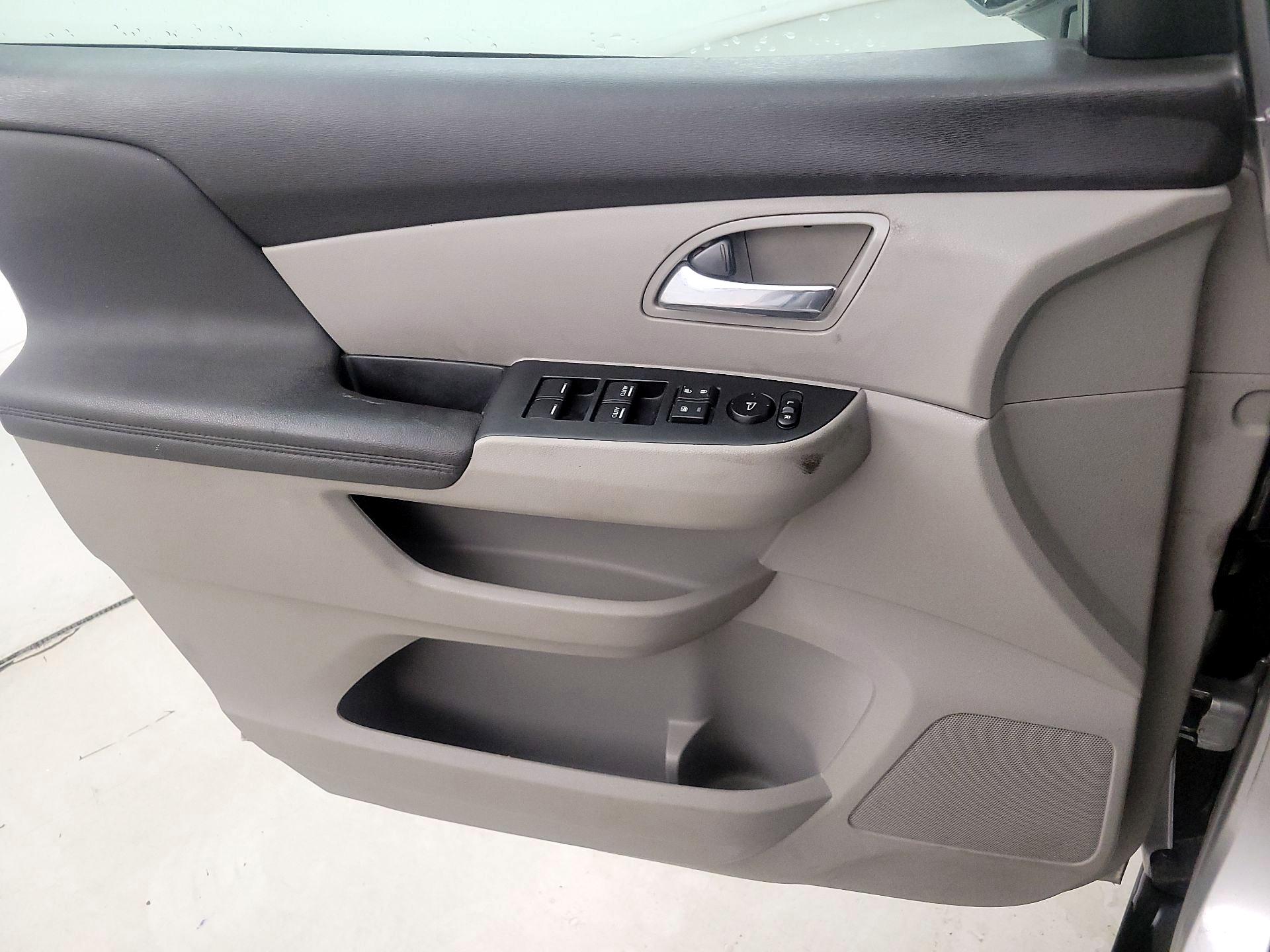 Thumbnail: 2015 Honda Odyssey - 12