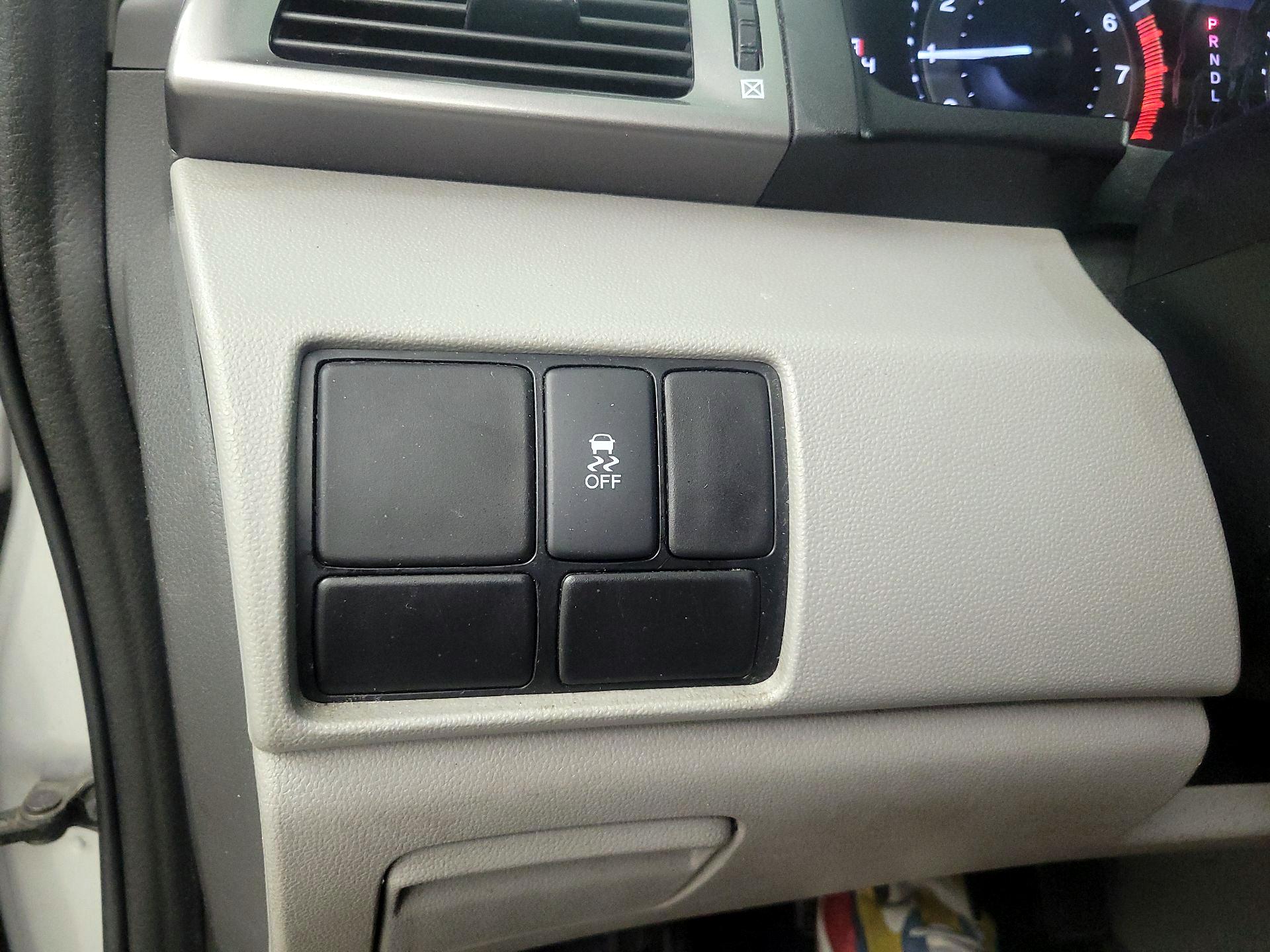 Thumbnail: 2015 Honda Odyssey - 13