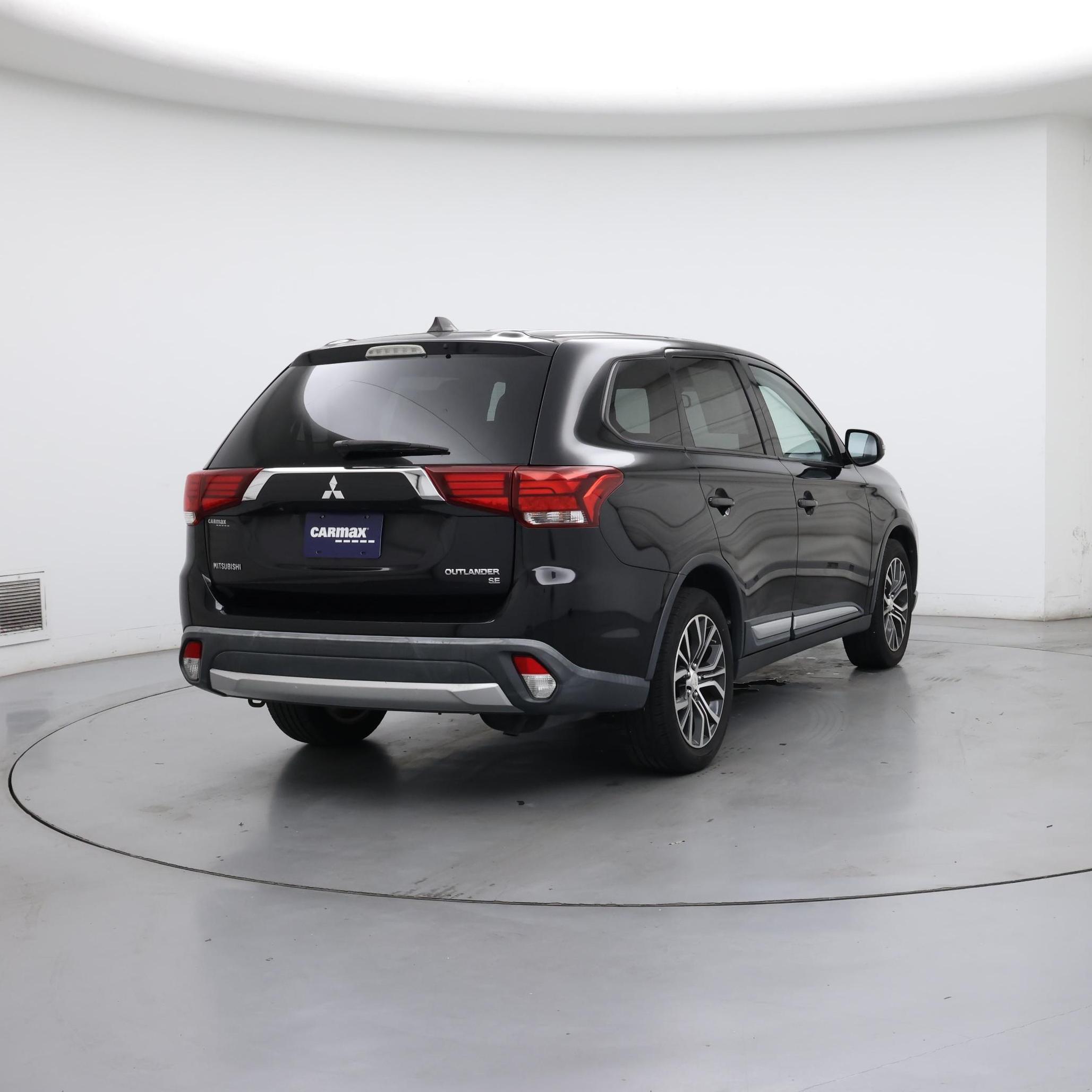 Thumbnail: 2016 Mitsubishi Outlander - 8
