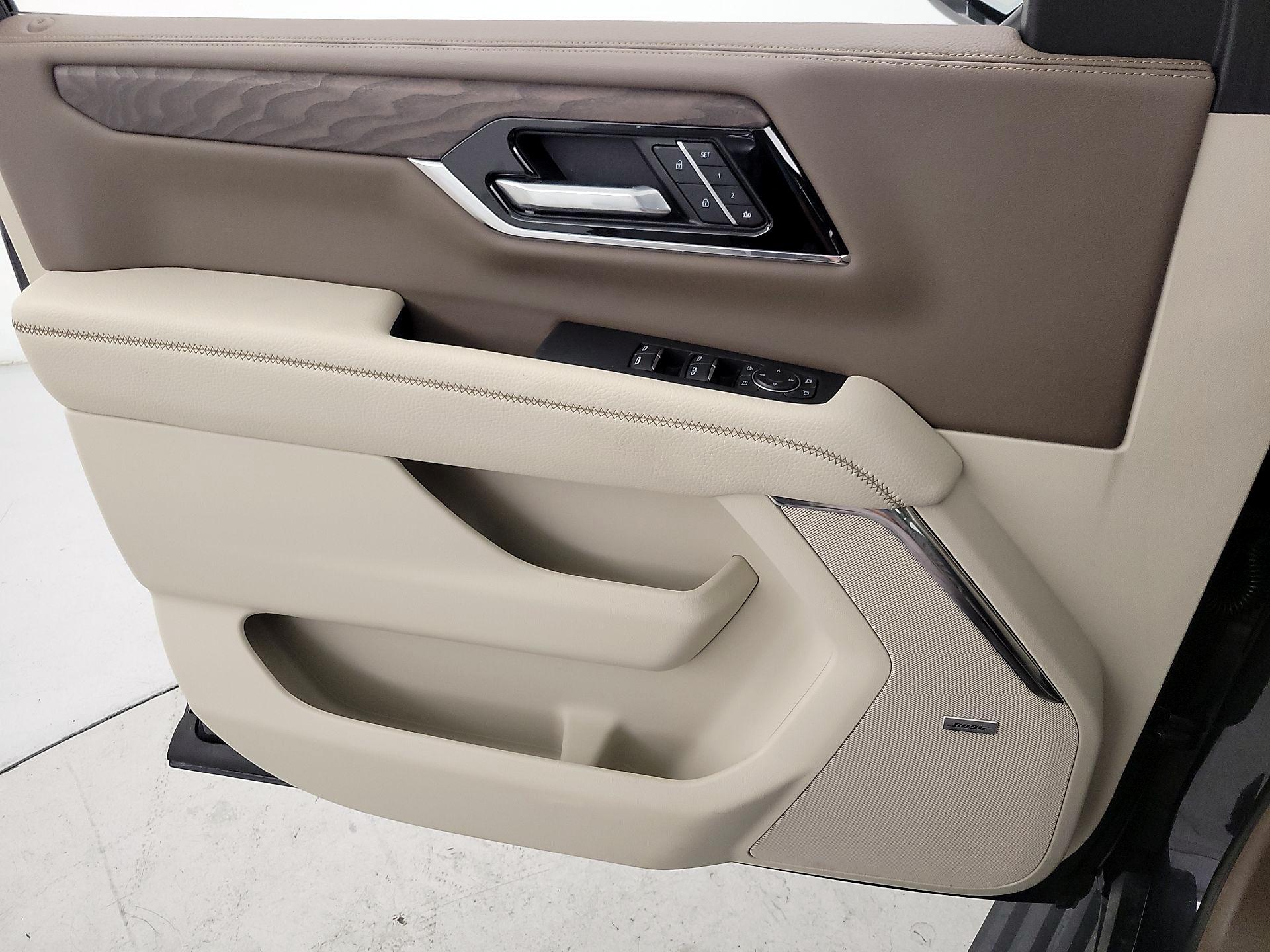 Thumbnail: 2025 GMC Yukon XL - 12