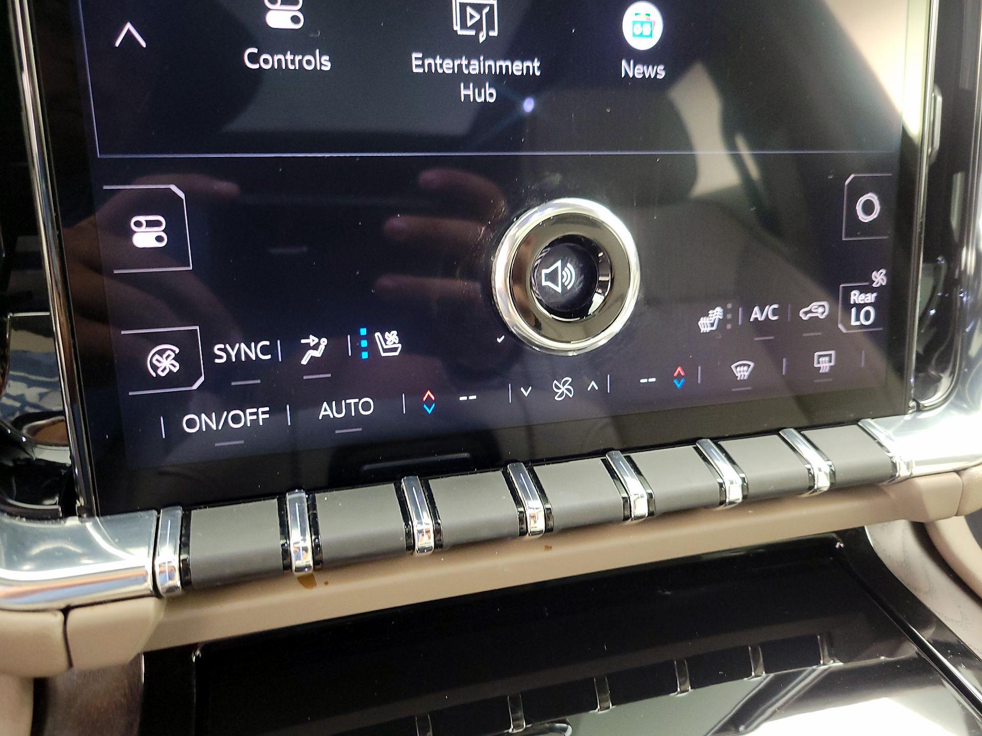 Thumbnail: 2025 GMC Yukon XL - 17