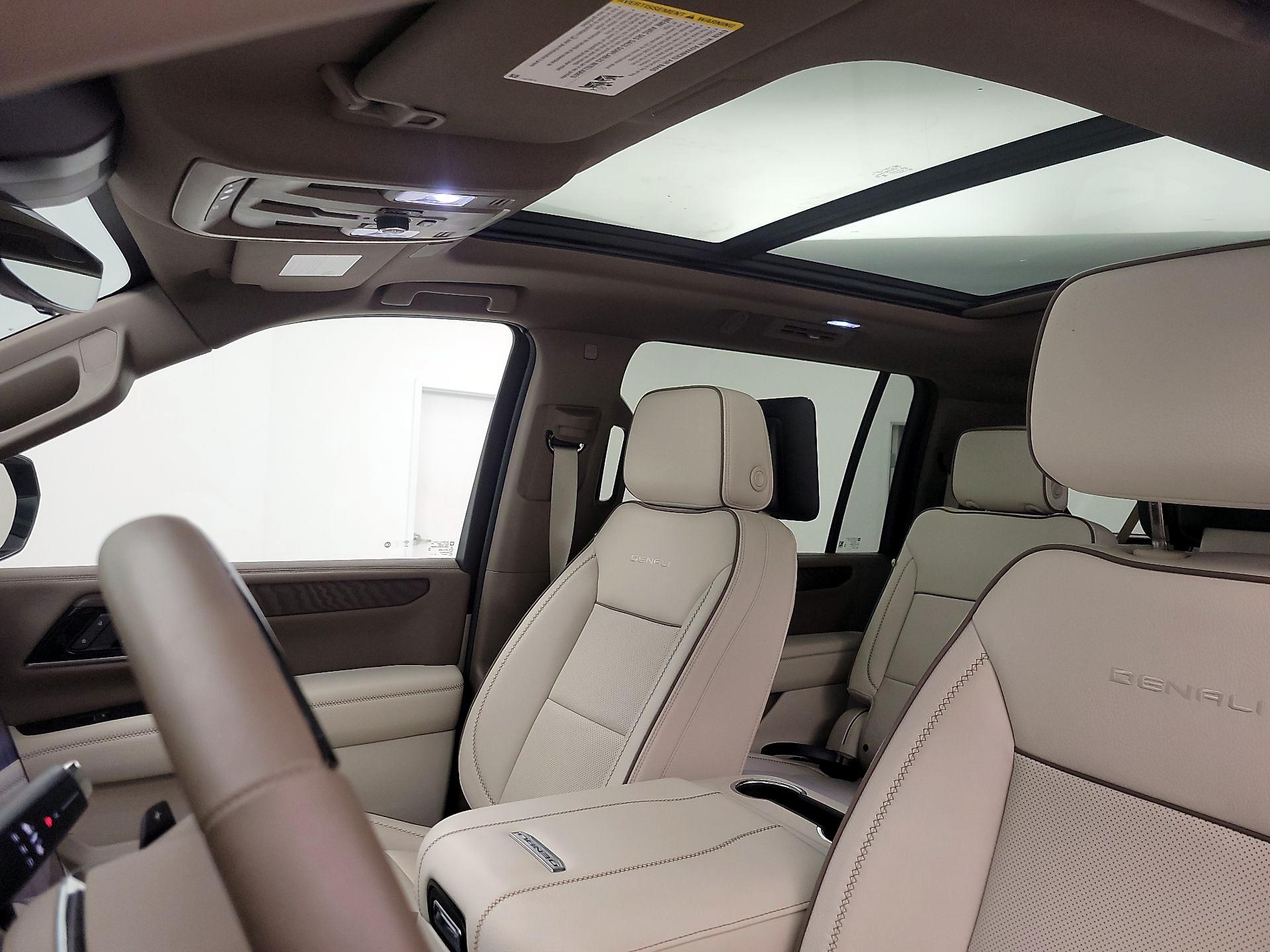 Thumbnail: 2025 GMC Yukon XL - 20