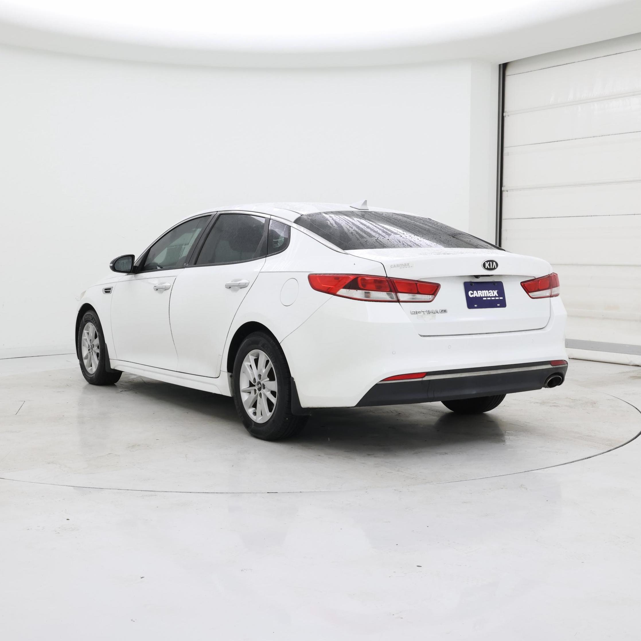 Thumbnail: 2016 Kia Optima - 2