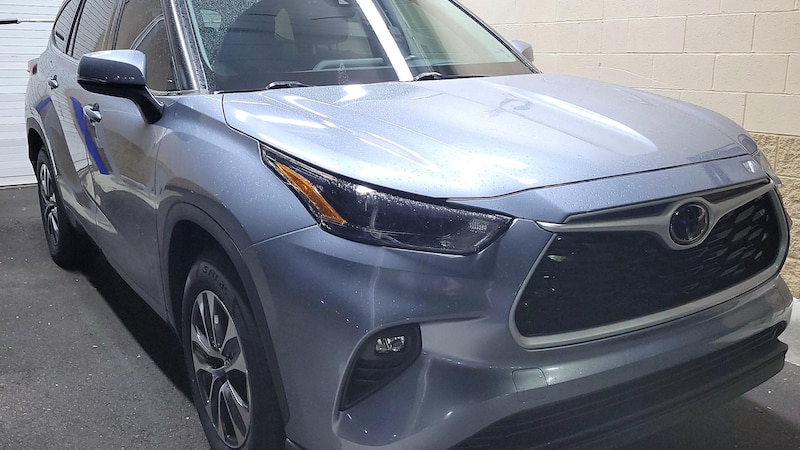 2022 Toyota Highlander XLE Hero Image