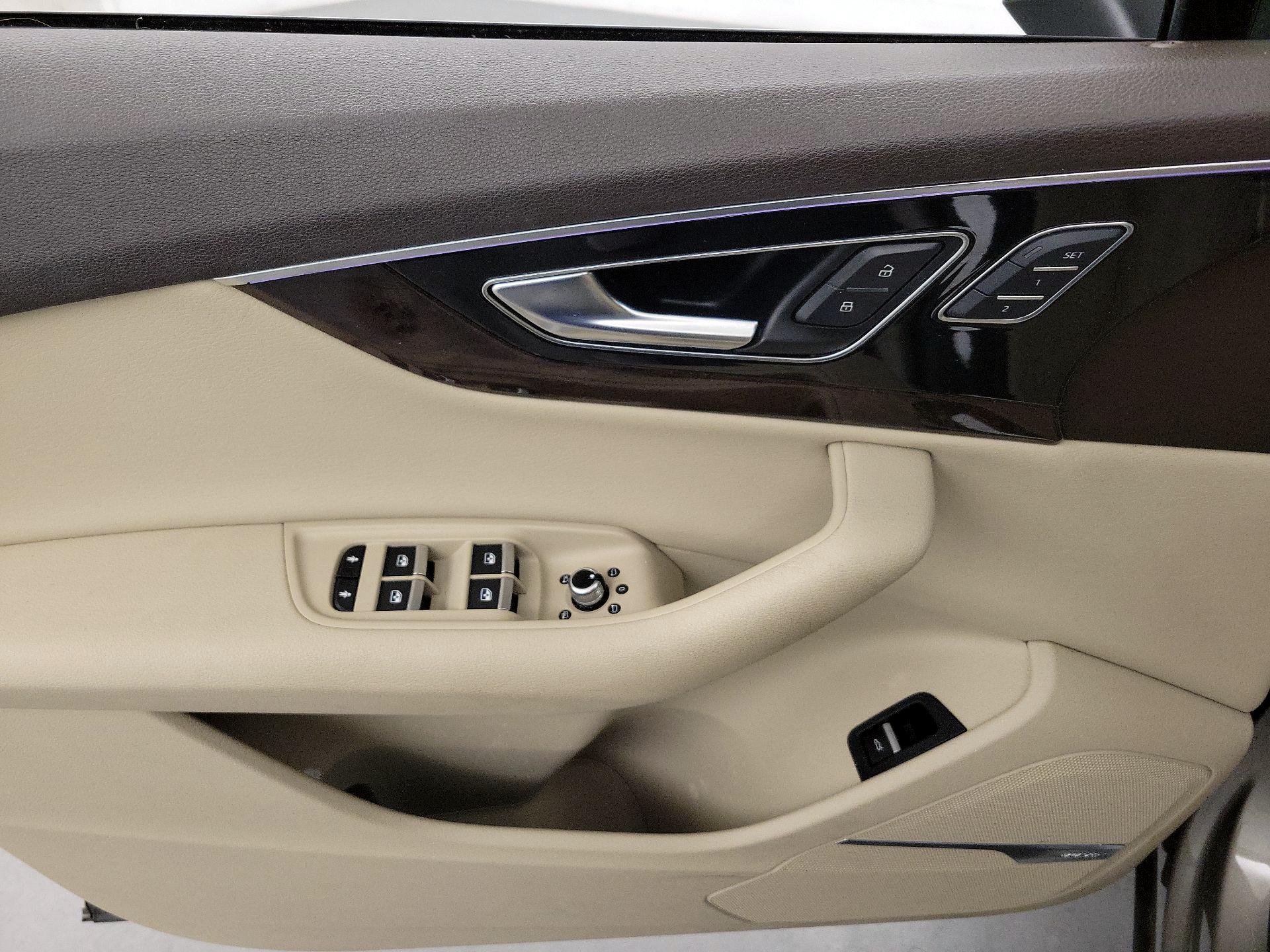 Thumbnail: 2017 Audi Q7 - 12