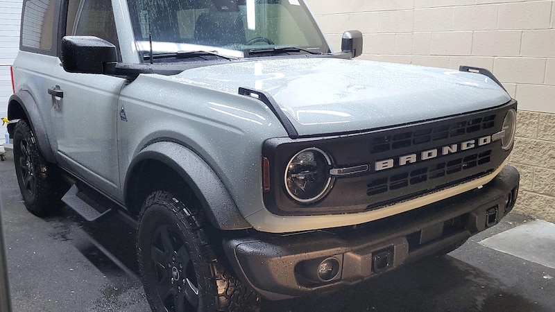 2024 Ford Bronco Black Diamond Hero Image