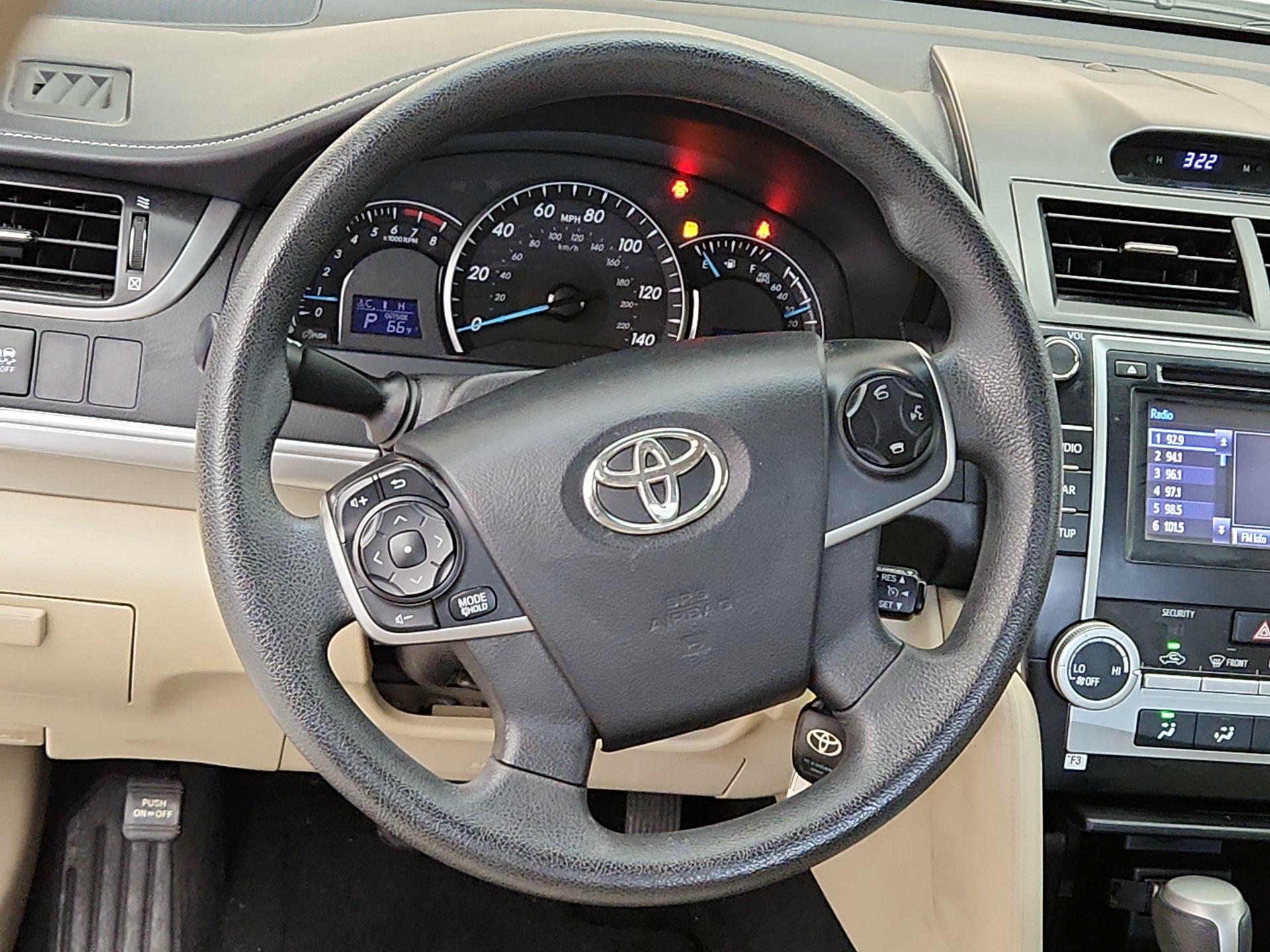 Thumbnail: 2014 Toyota Camry - 10