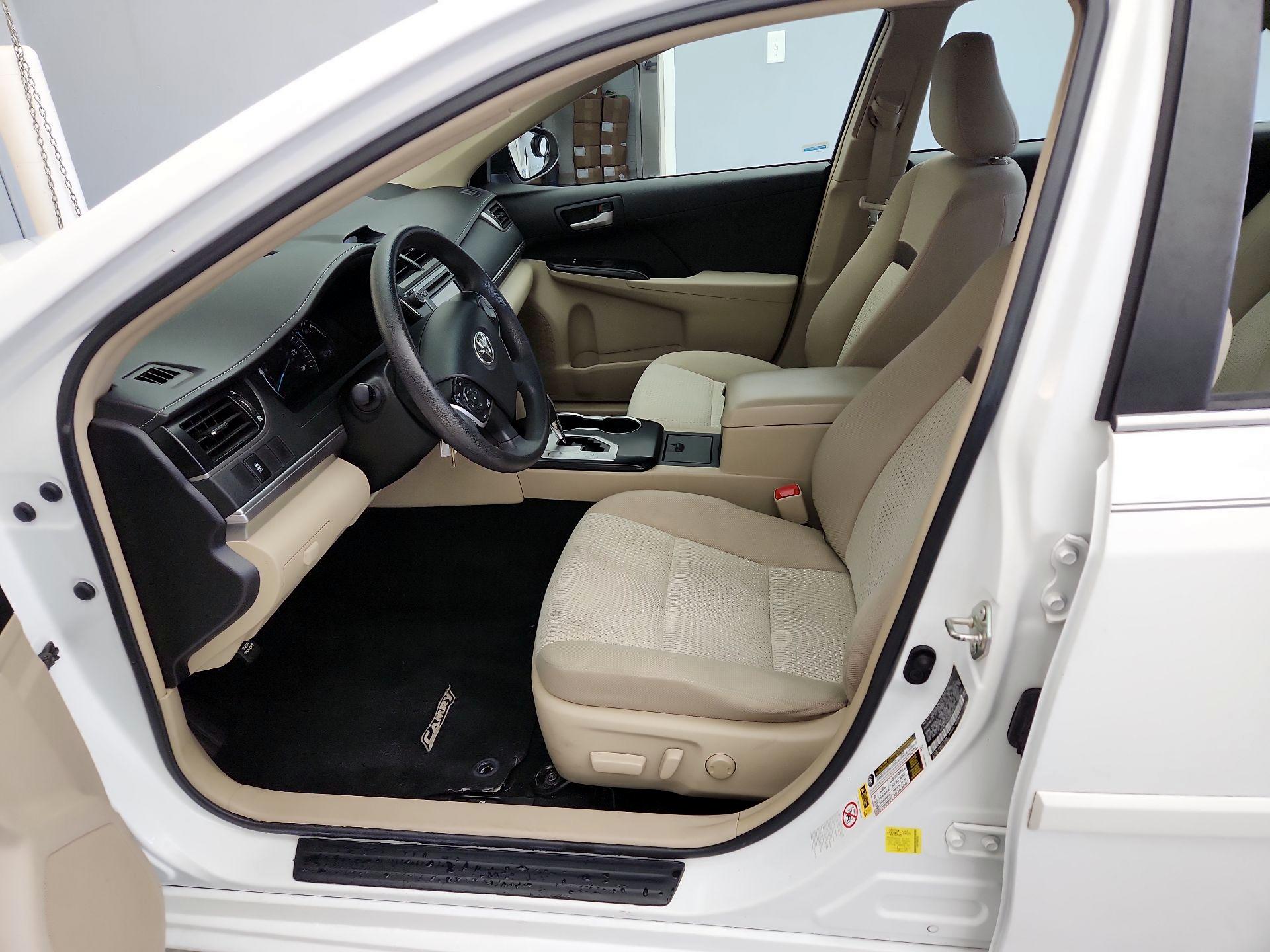 Thumbnail: 2014 Toyota Camry - 11