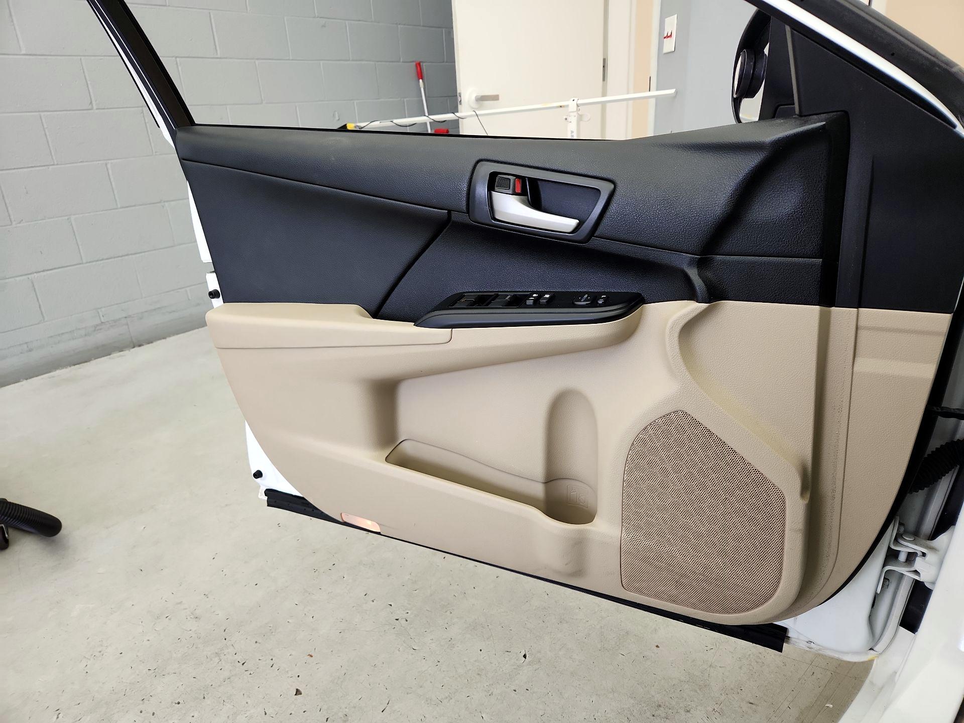 Thumbnail: 2014 Toyota Camry - 12