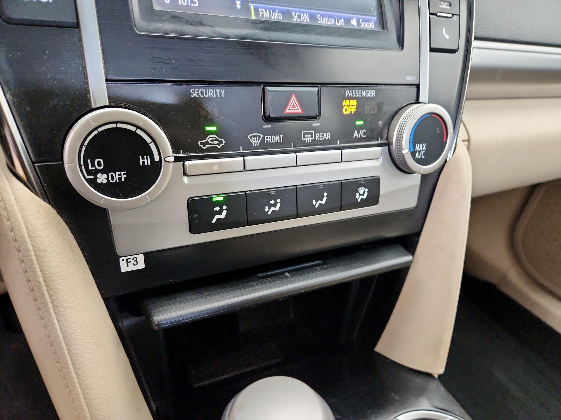 Thumbnail: 2014 Toyota Camry - 16